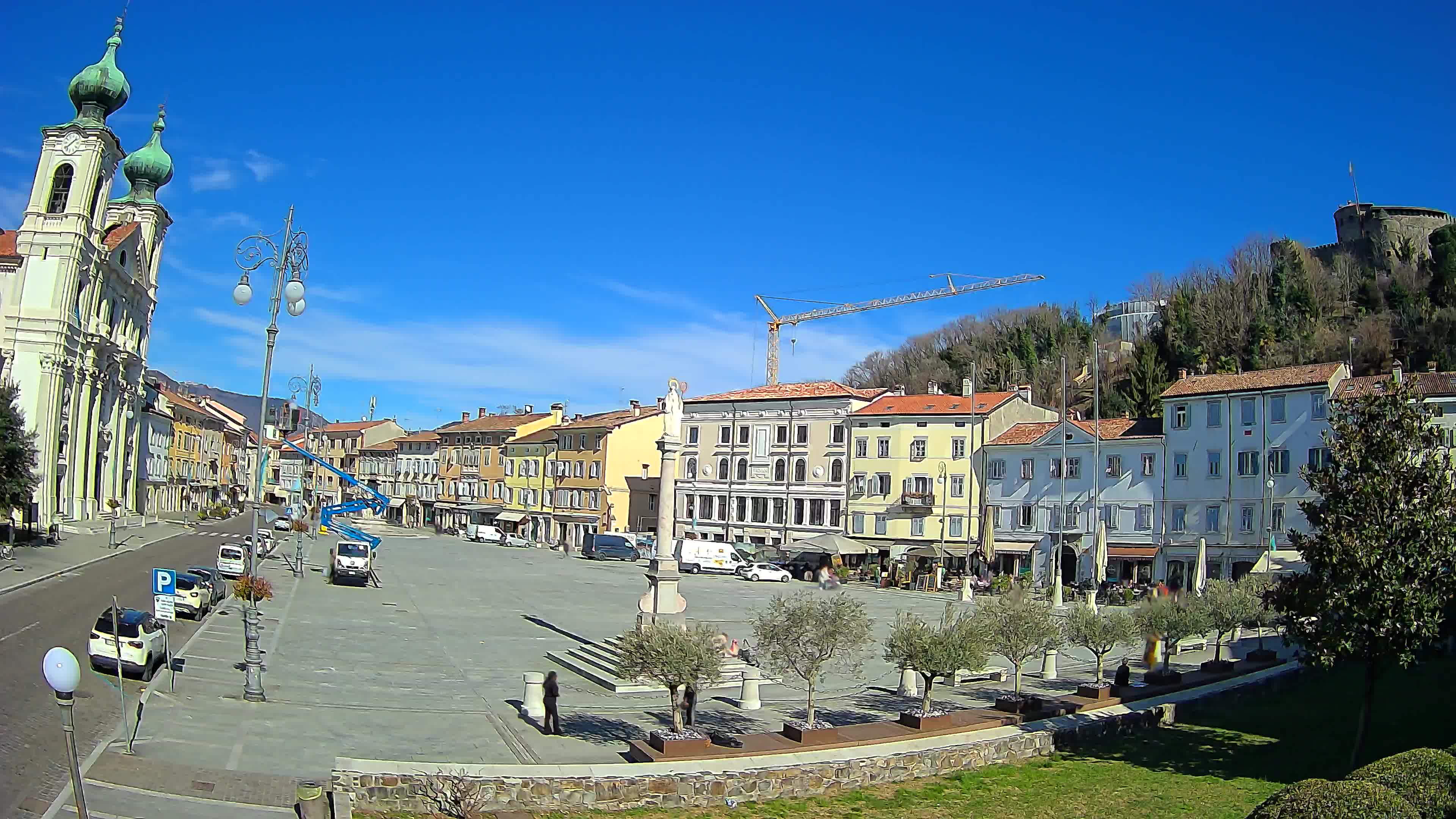 Gorizia – Plaza Vittoria – iglesia de San Pedro. Ignacio