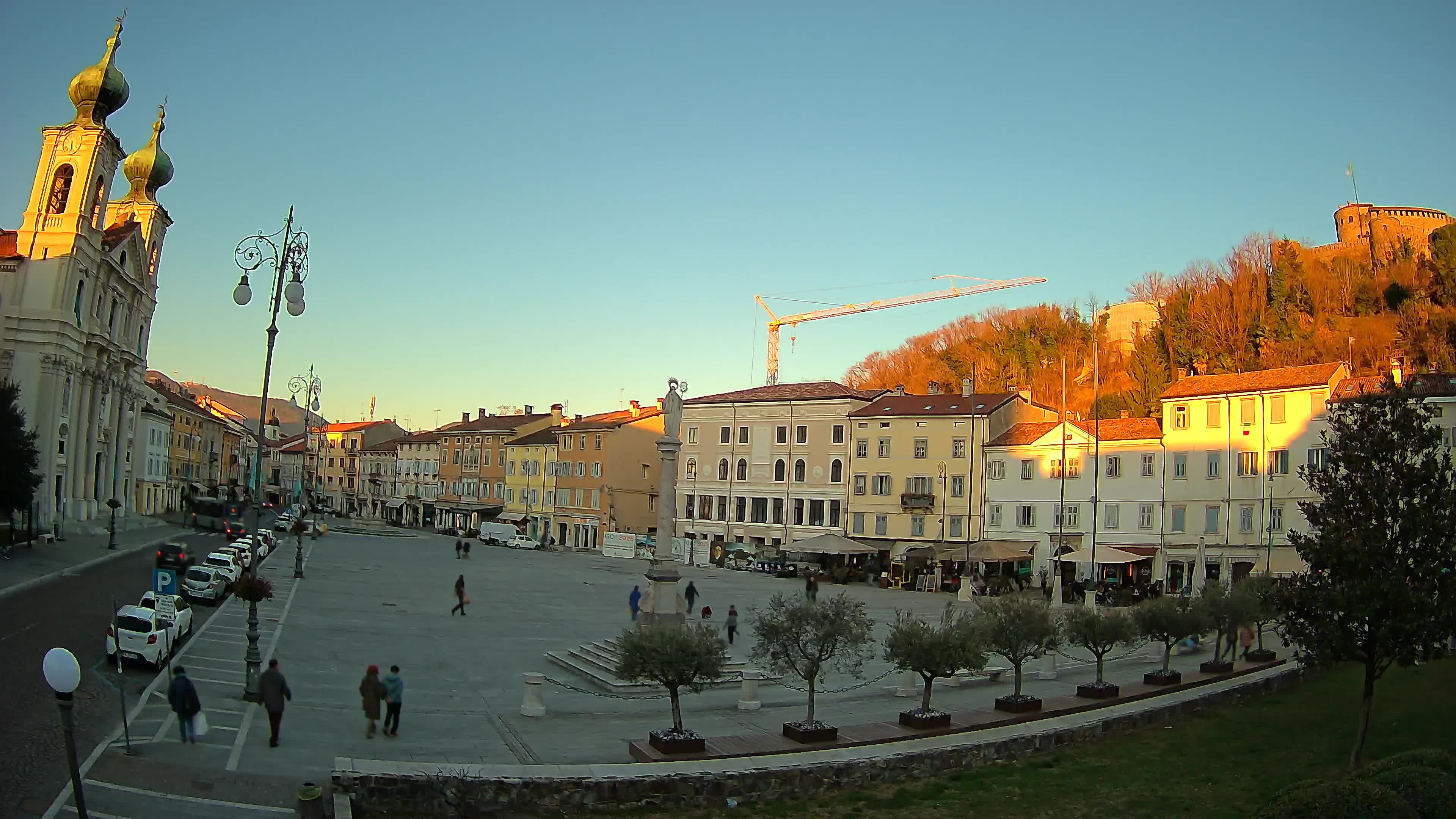 Kamera Gorica Travnik in cerkev sv. Ignacija