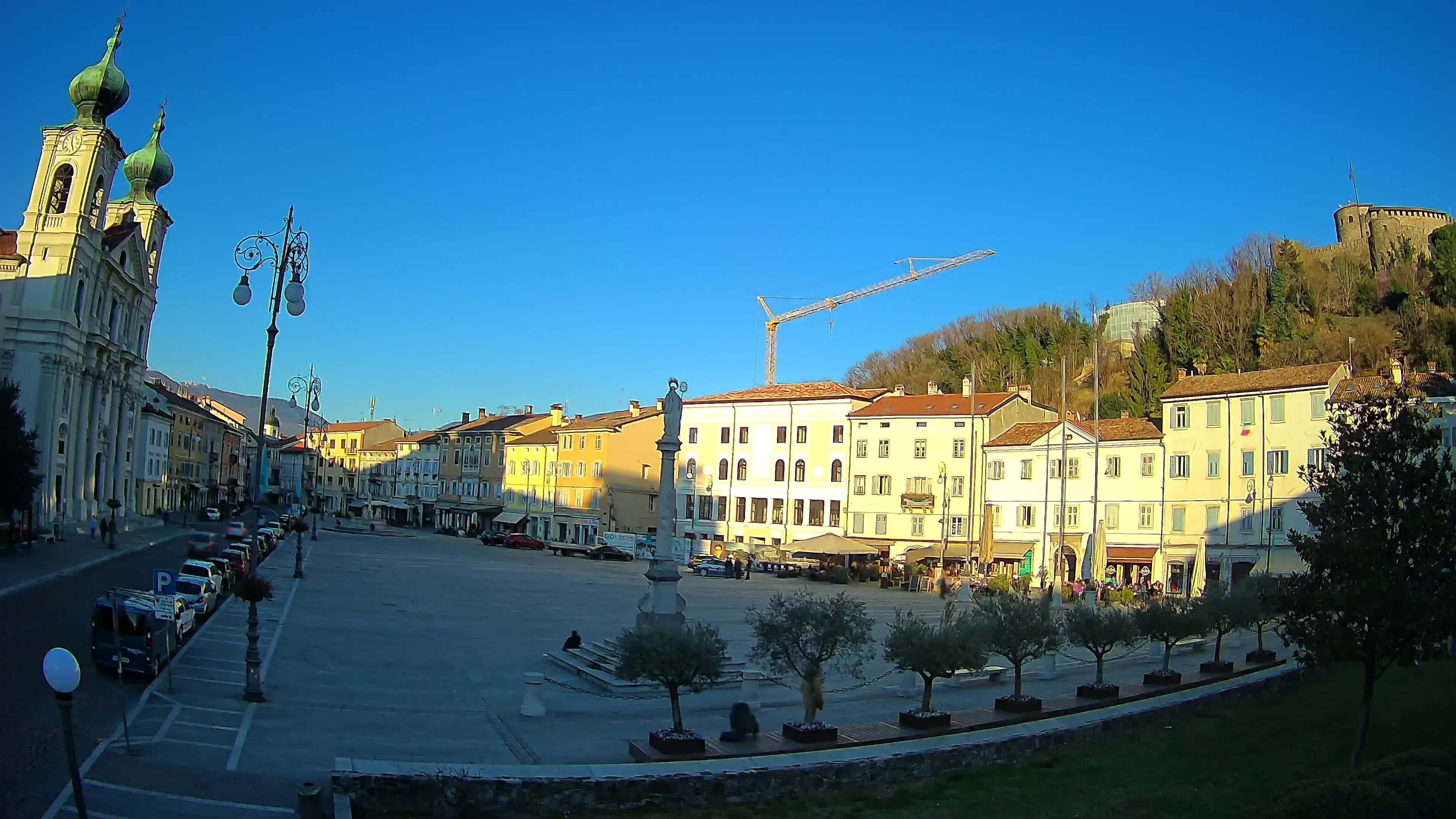 Kamera Gorica Travnik in cerkev sv. Ignacija