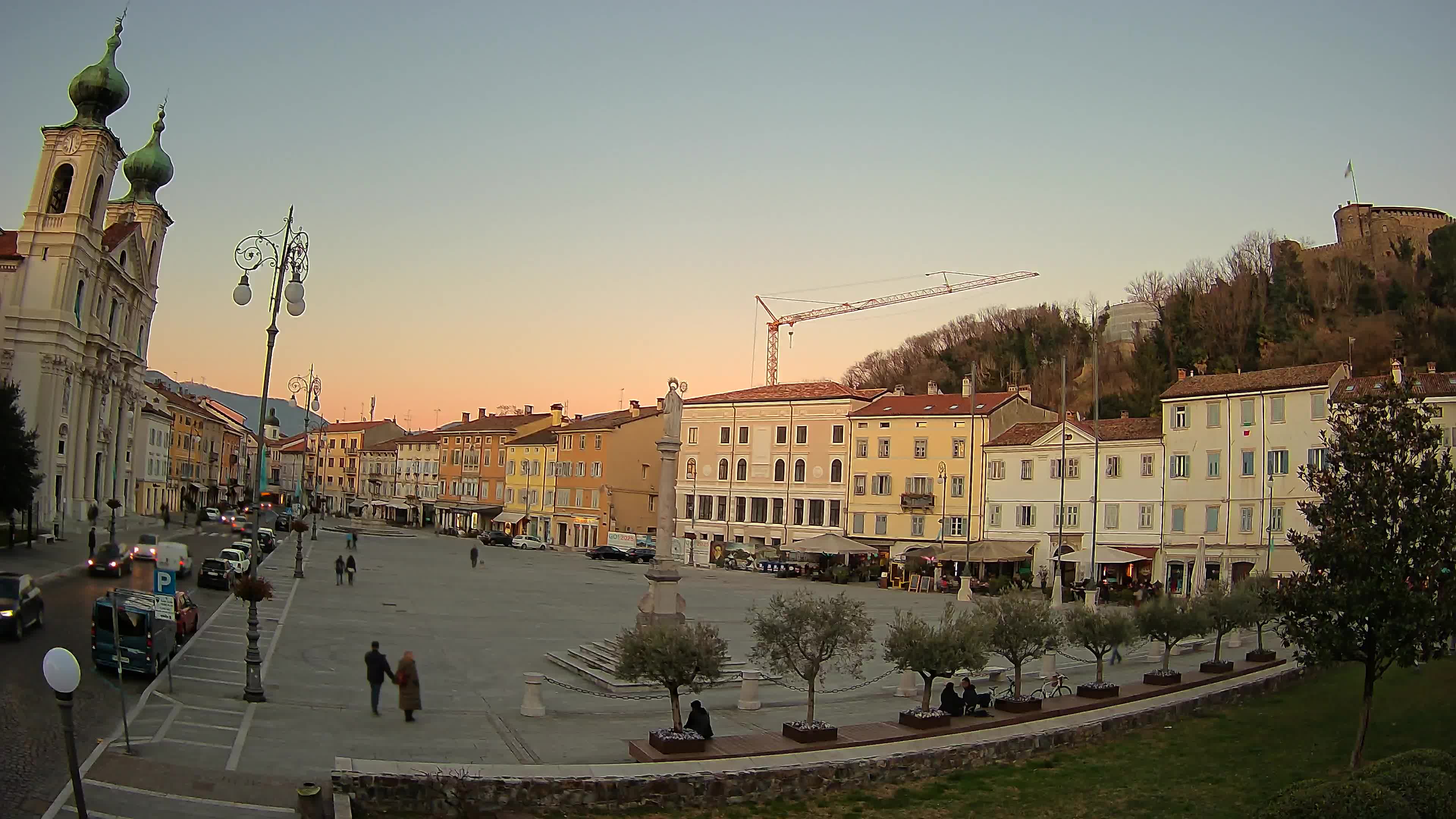 Webcam Gorizia Piazza della Vittoria e chiesa di S. Ignazio