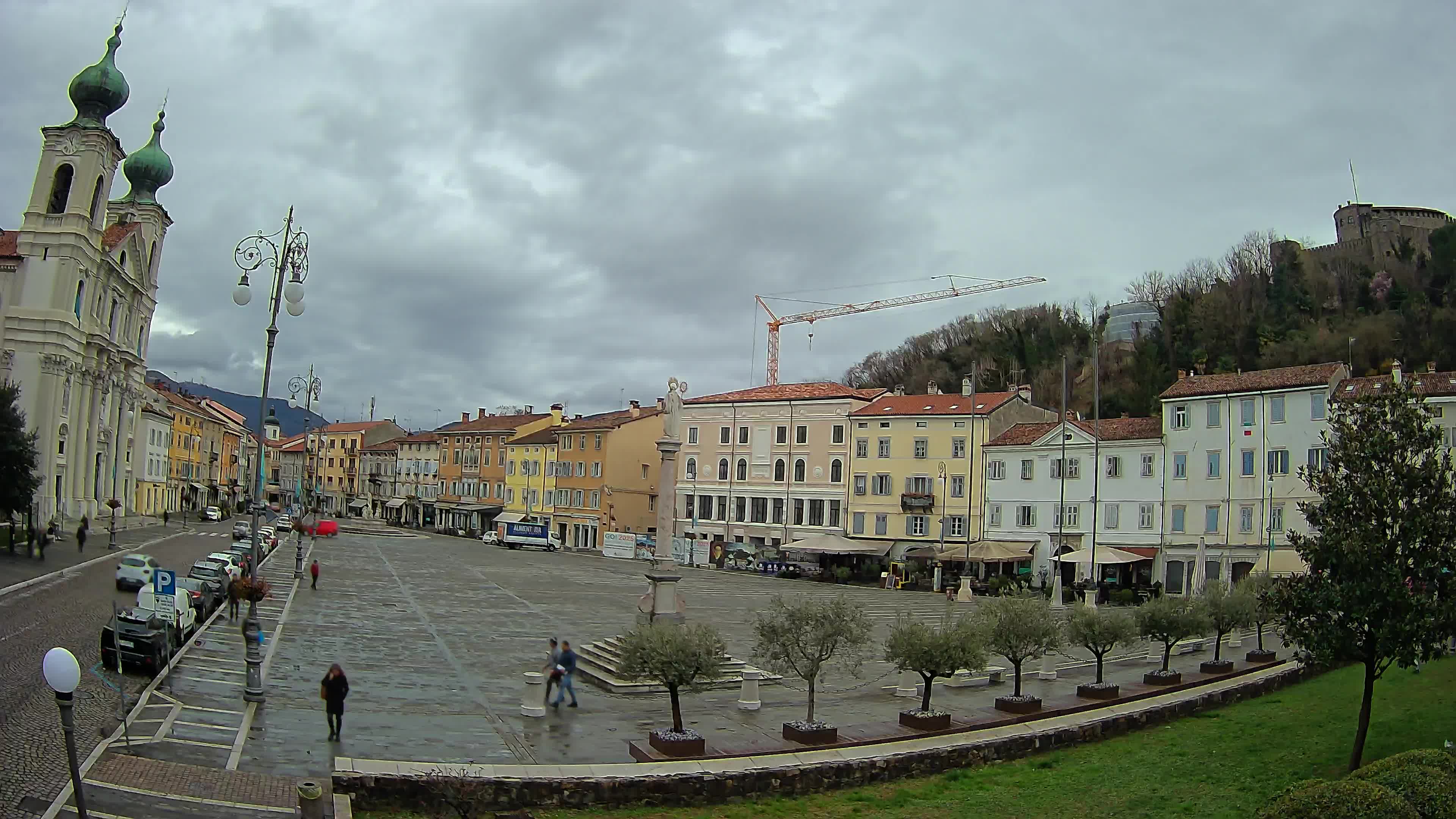 Gorizia – Plaza Vittoria – iglesia de San Pedro. Ignacio