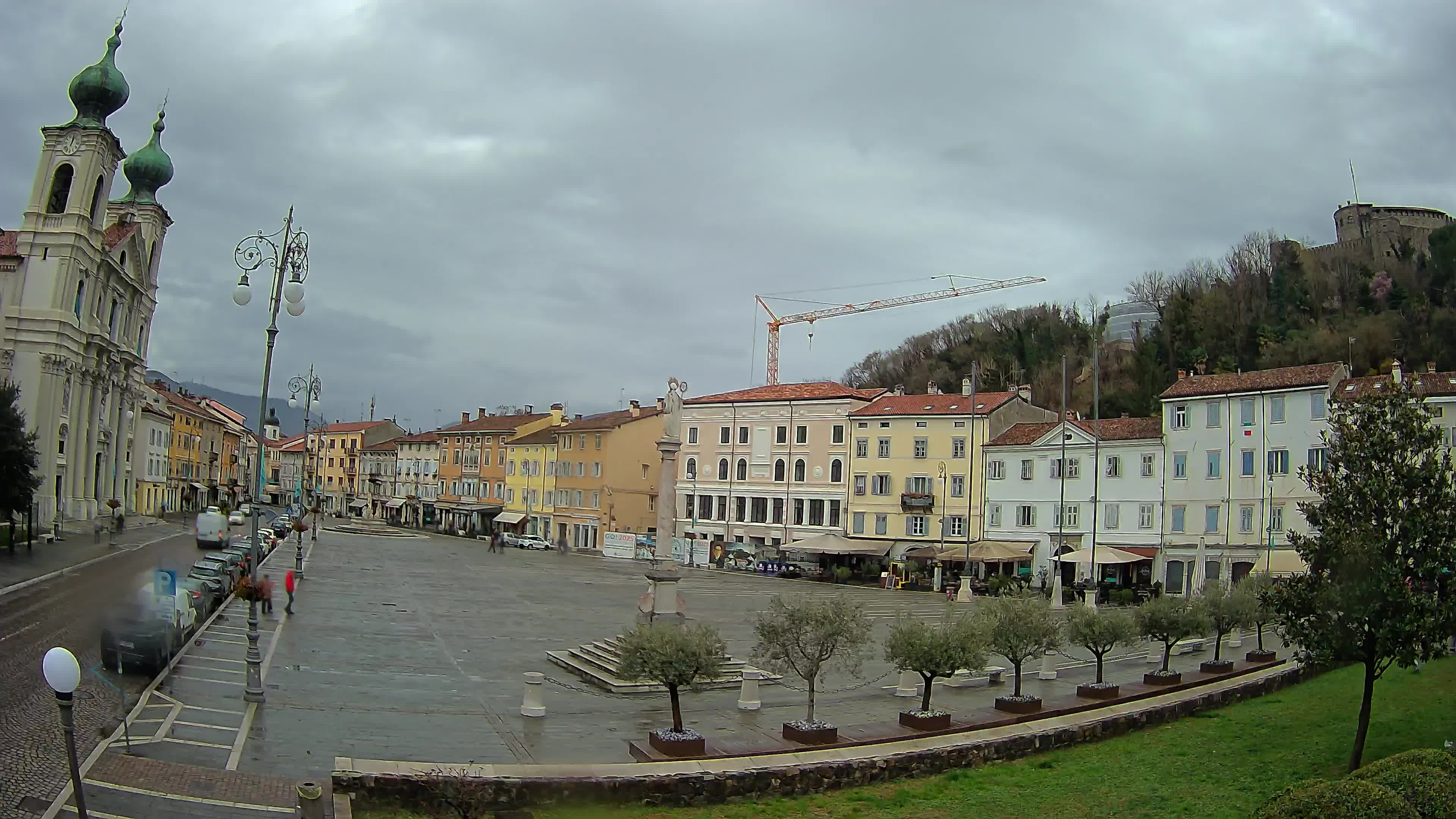 Gorizia – Plaza Vittoria – iglesia de San Pedro. Ignacio