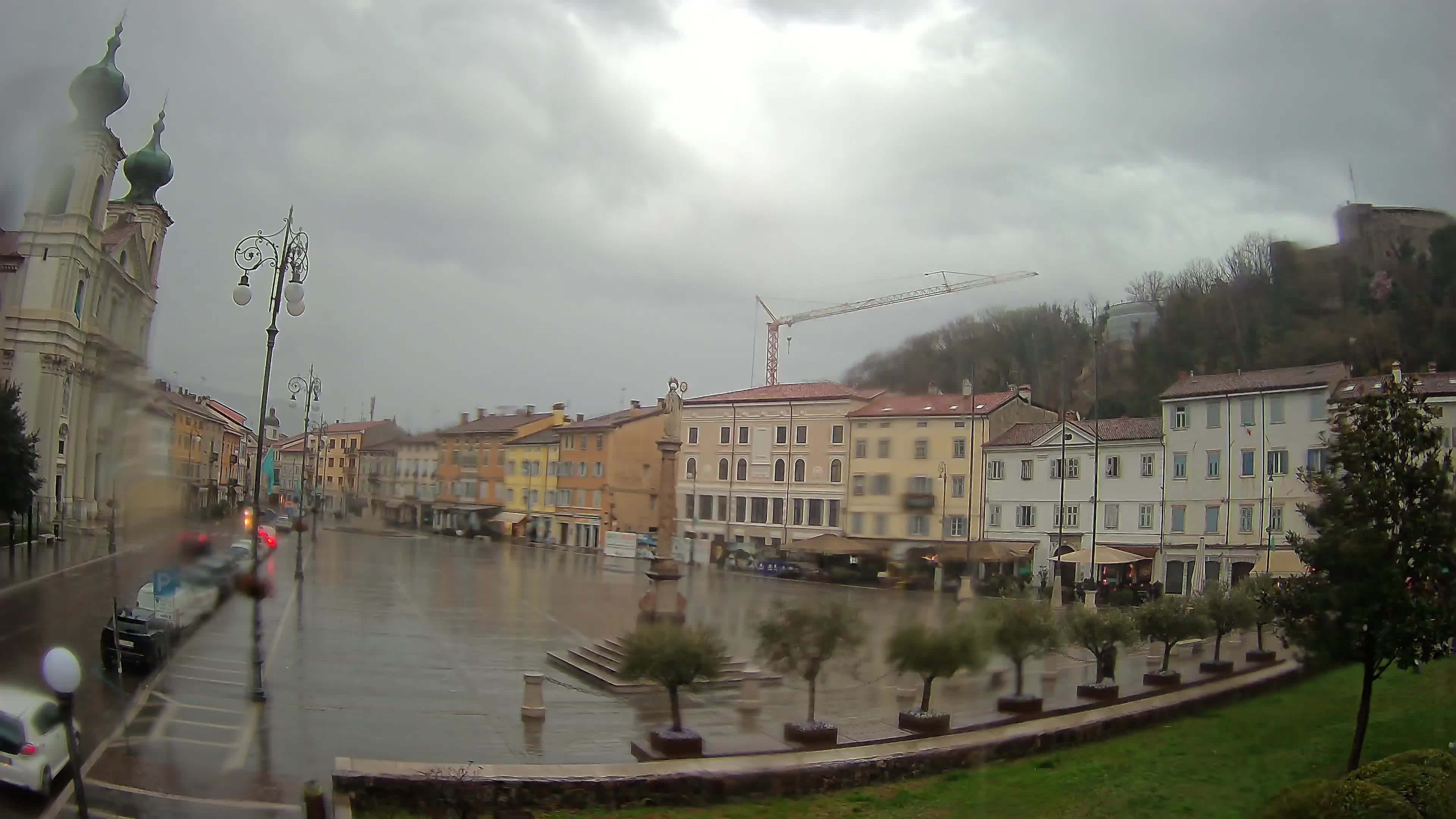 Webcam Gorizia Piazza della Vittoria e chiesa di S. Ignazio