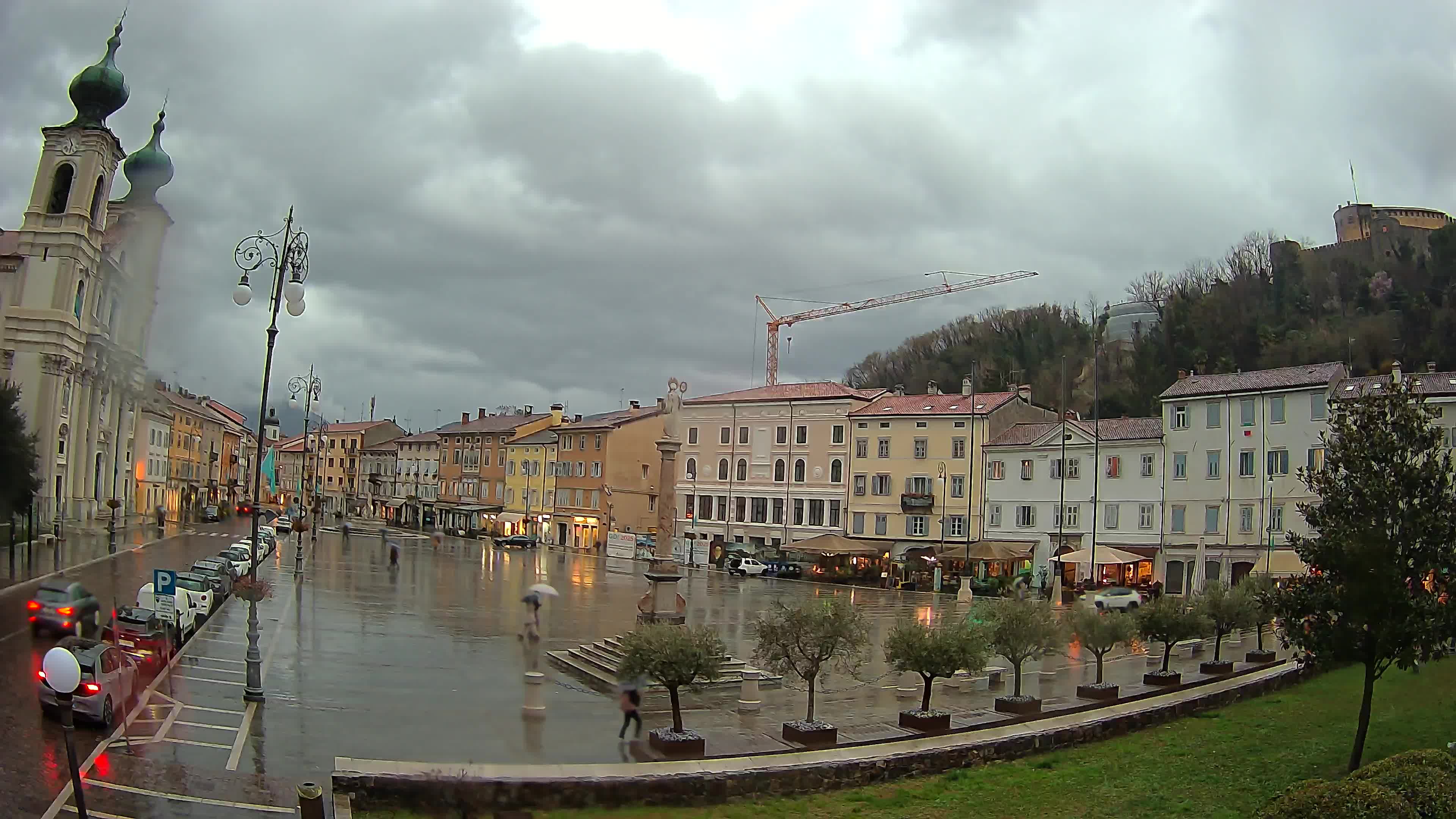 Webcam Gorizia Piazza della Vittoria e chiesa di S. Ignazio