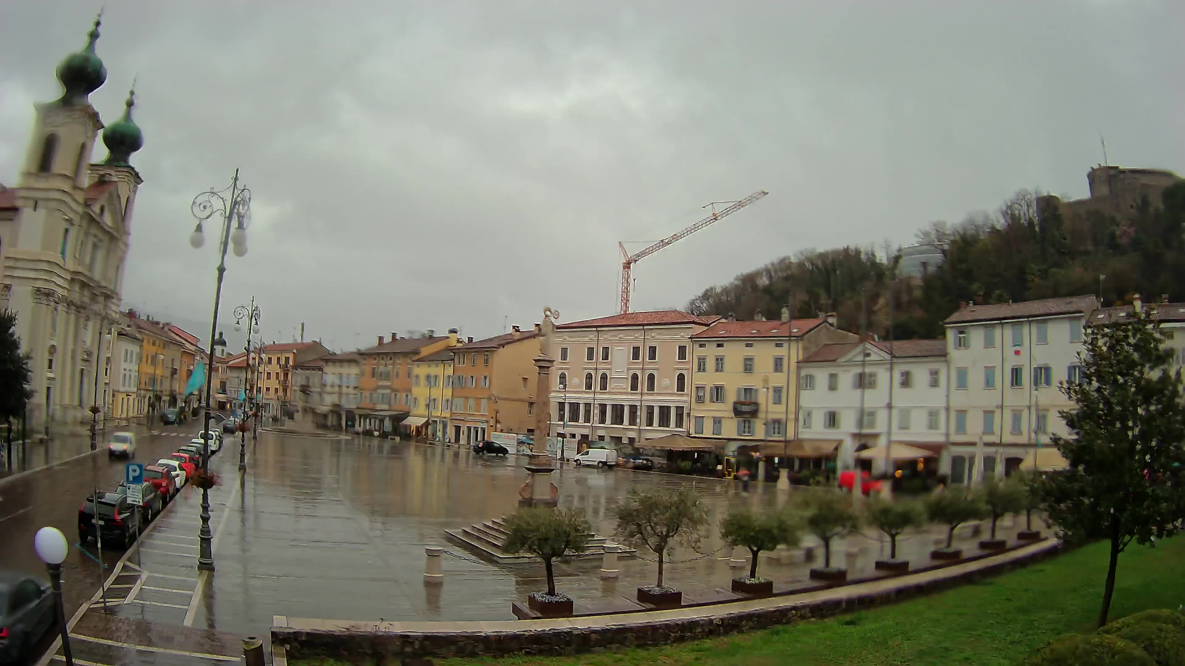 Webcam Gorizia Piazza della Vittoria e chiesa di S. Ignazio