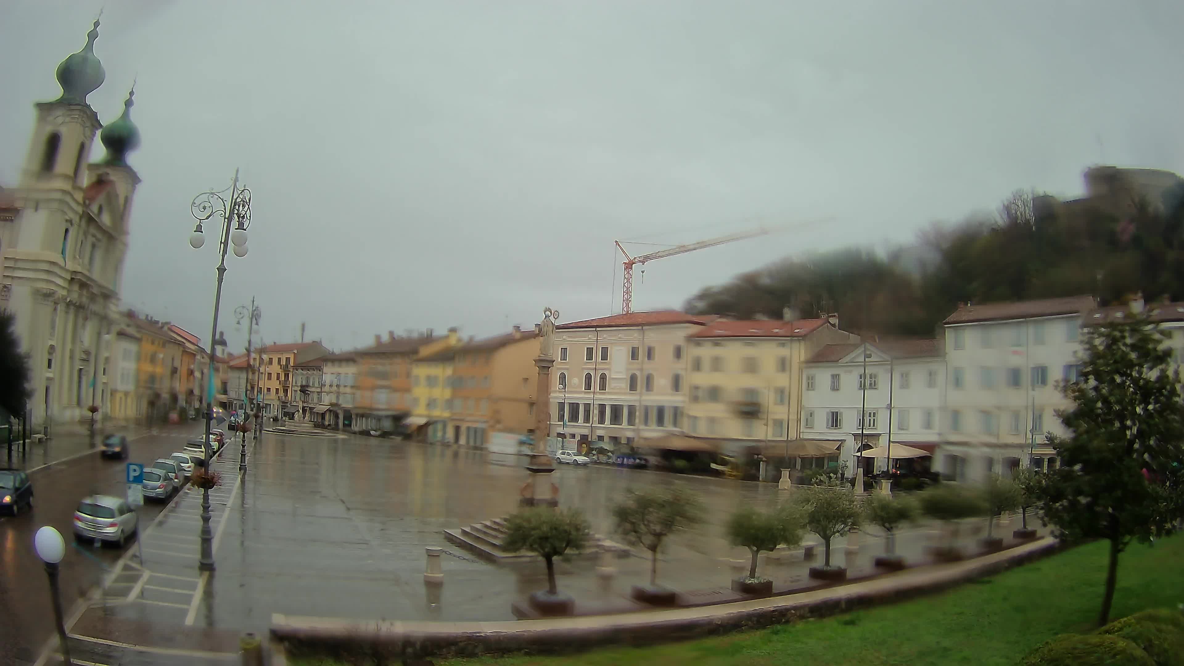 Webcam Gorizia Piazza della Vittoria e chiesa di S. Ignazio