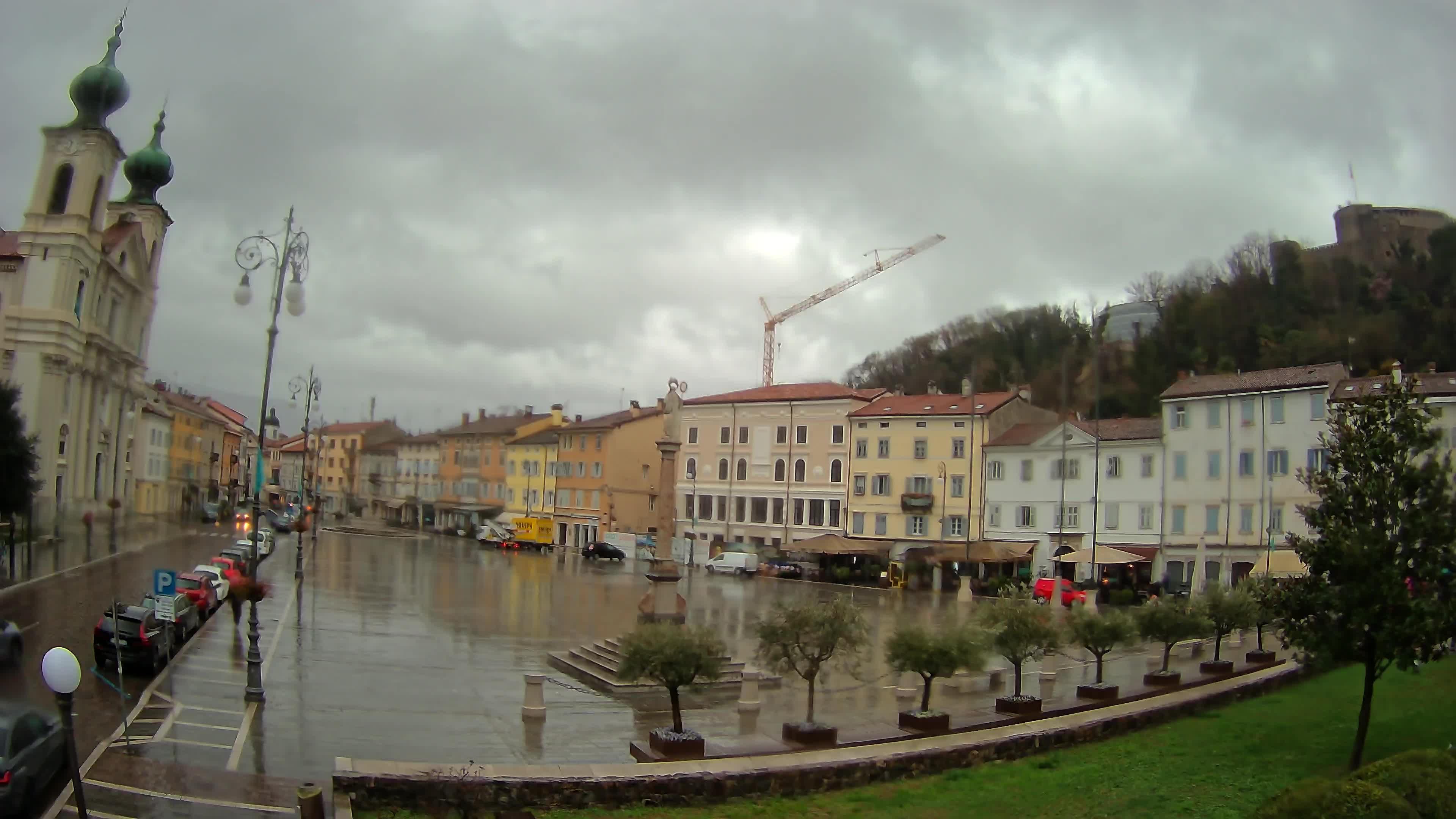 Webcam Gorizia Piazza della Vittoria e chiesa di S. Ignazio