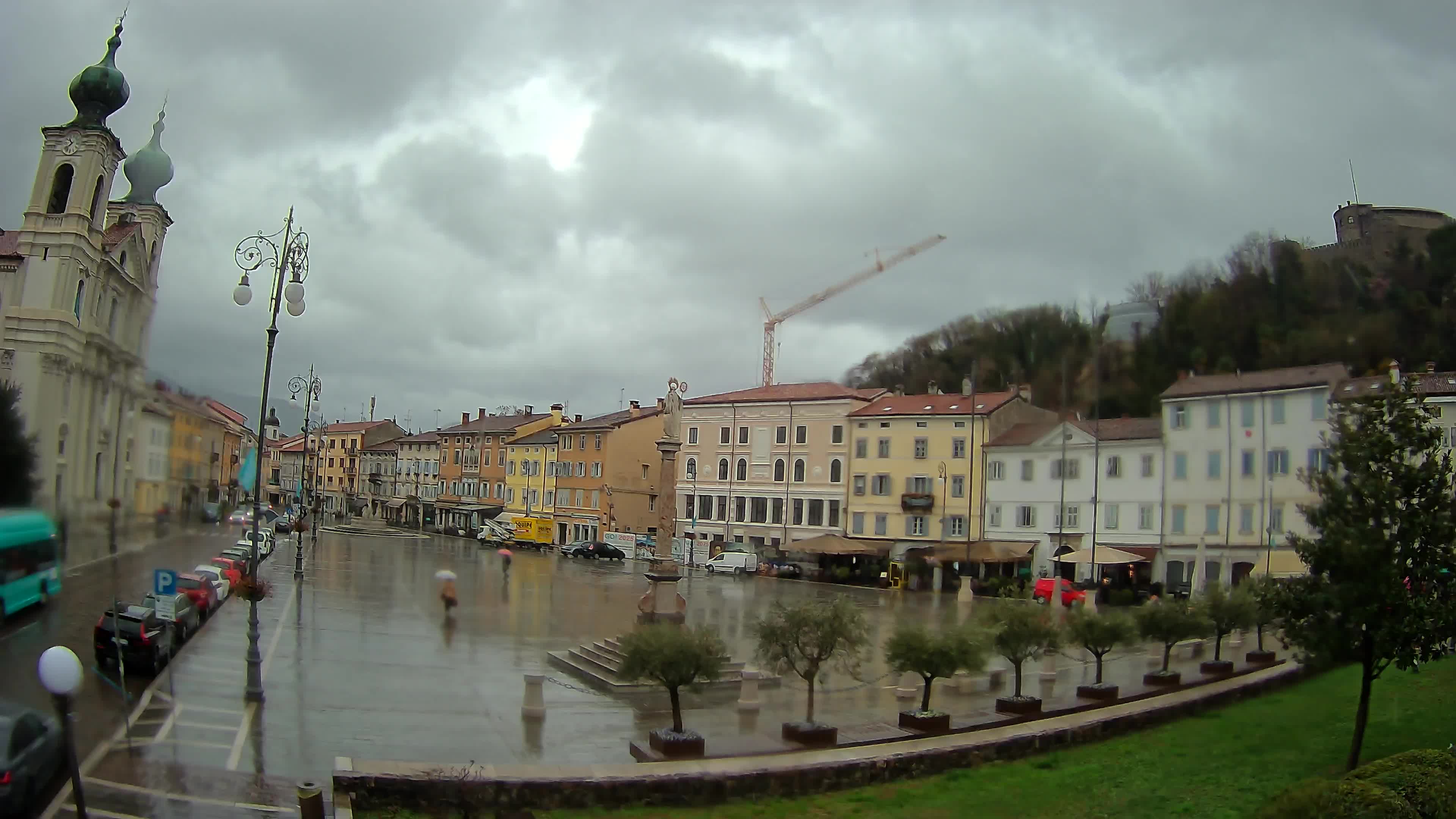 Webcam Gorizia Piazza della Vittoria e chiesa di S. Ignazio