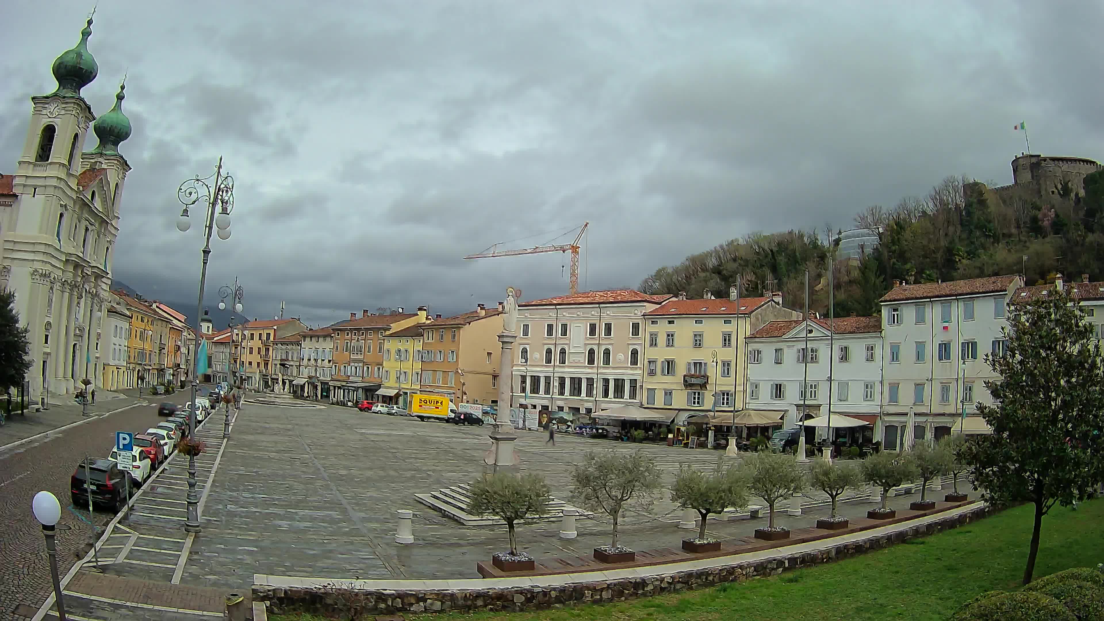 Gorizia – Plaza Vittoria – iglesia de San Pedro. Ignacio