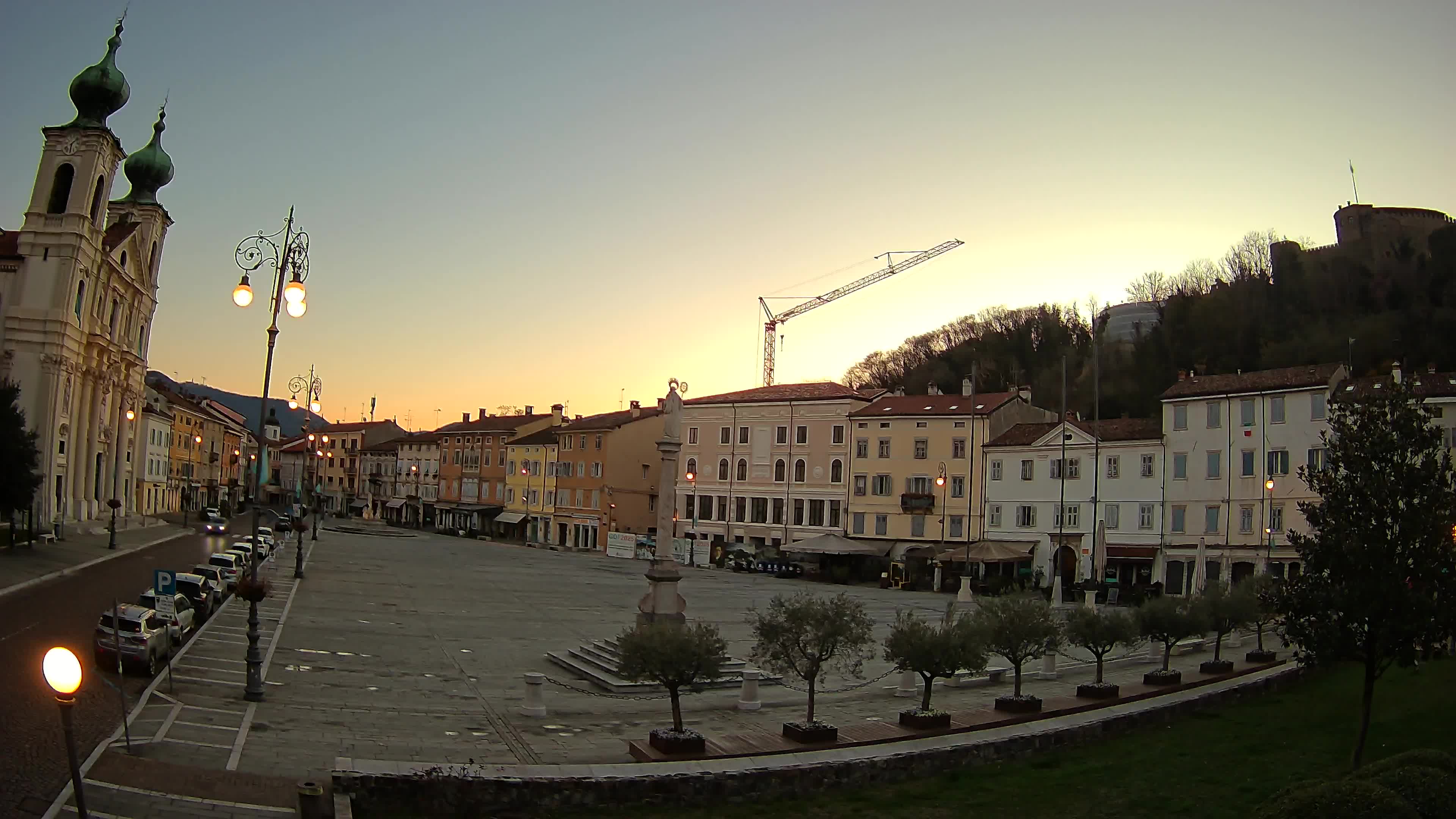 Gorizia Piazza della Vittoria e chiesa di S. Ignazio