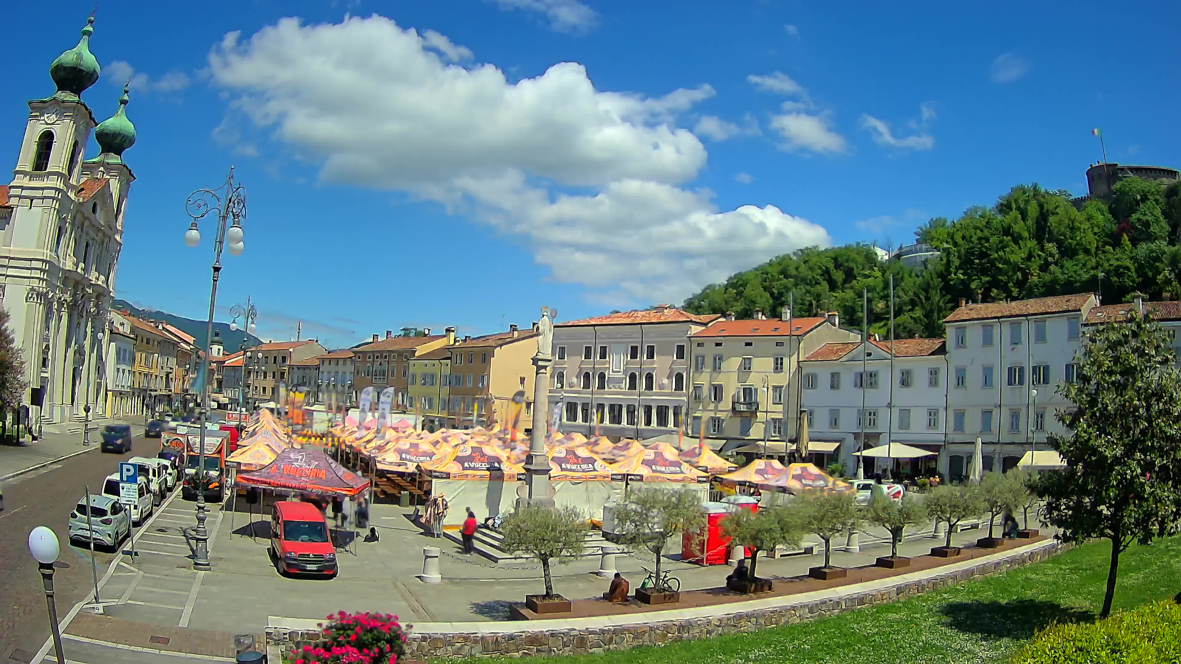 Gorizia – Plaza Vittoria – iglesia de San Pedro. Ignacio