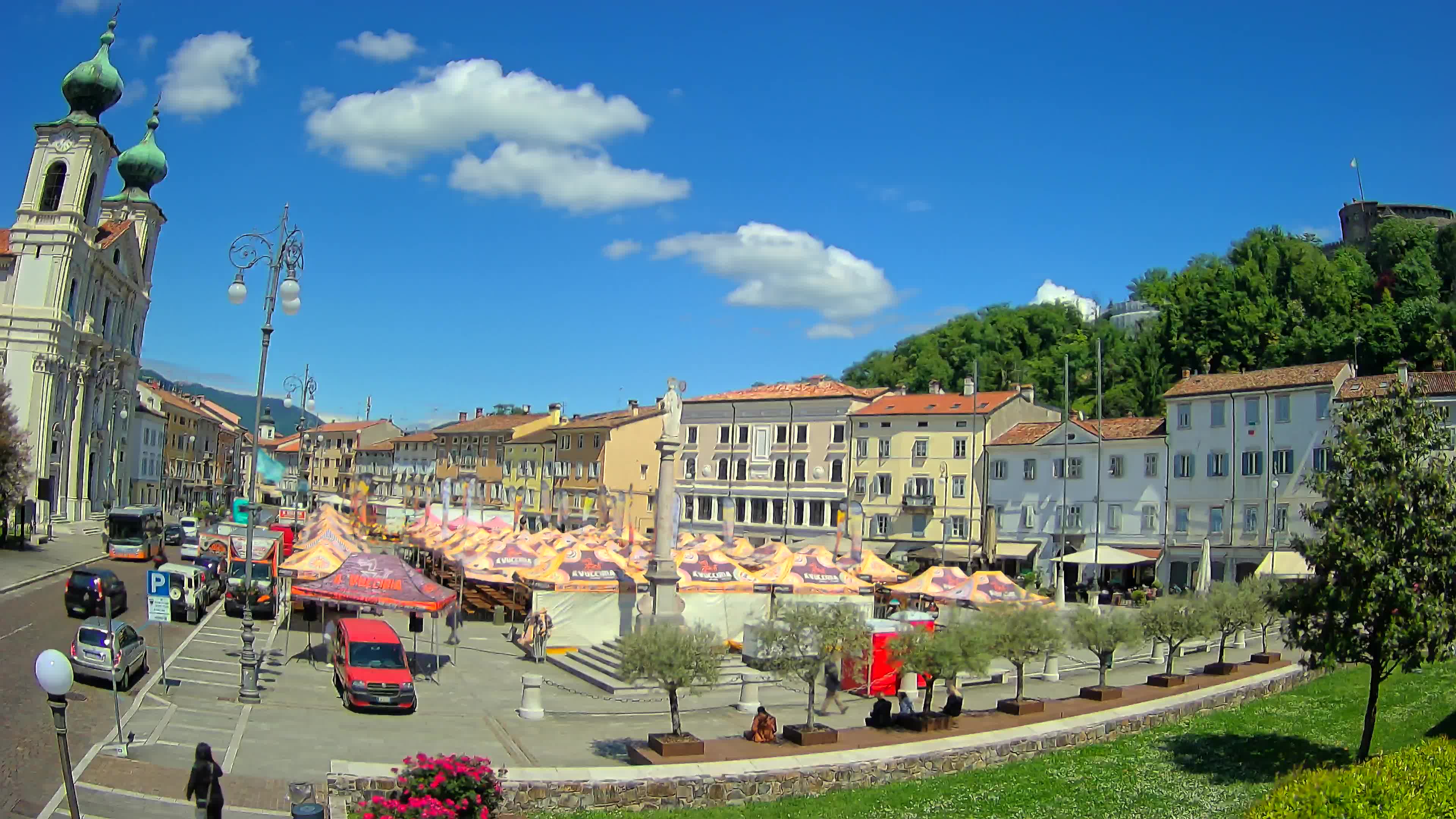 Gorizia Piazza della Vittoria e chiesa di S. Ignazio