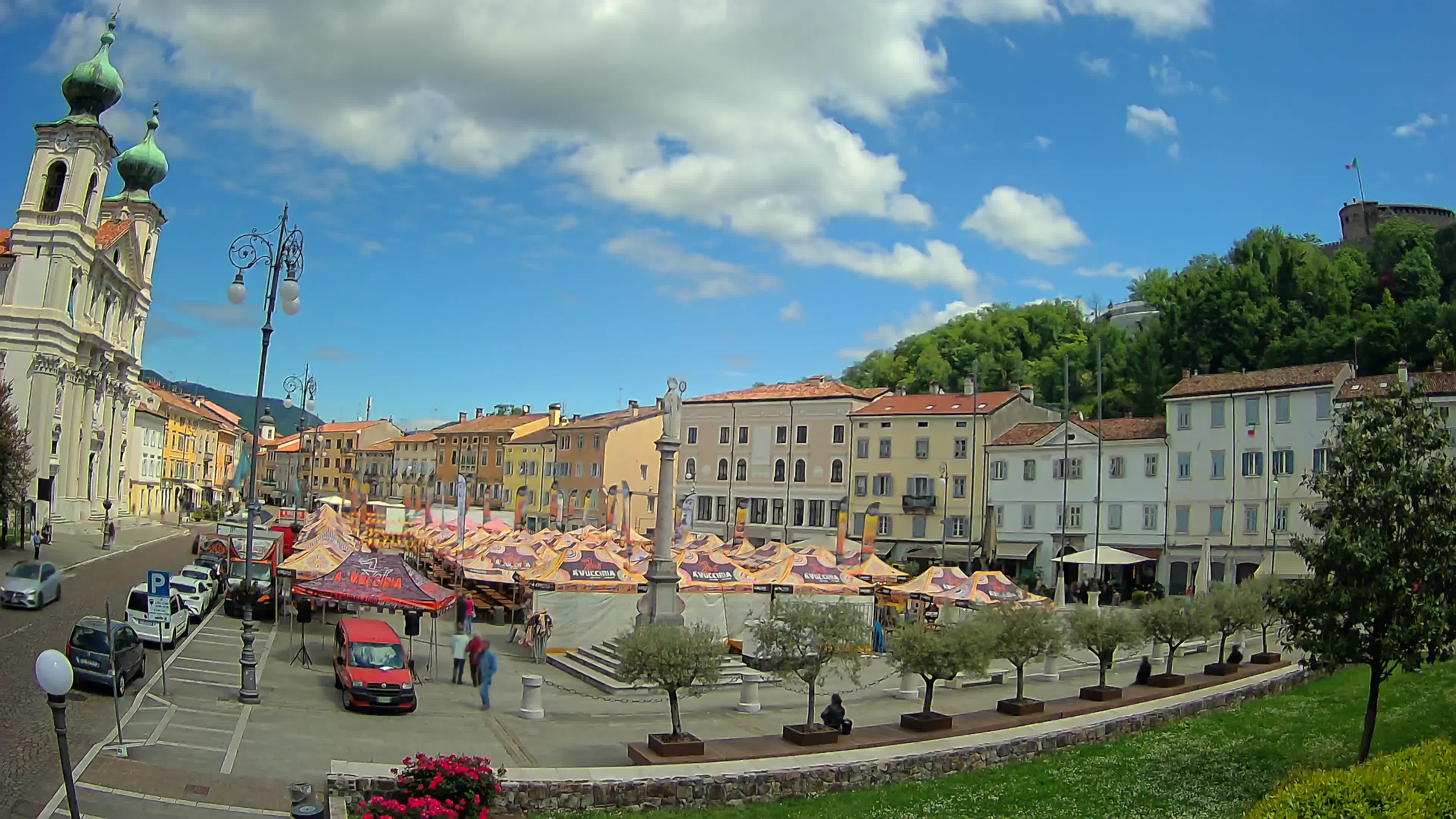 Gorizia Piazza della Vittoria e chiesa di S. Ignazio
