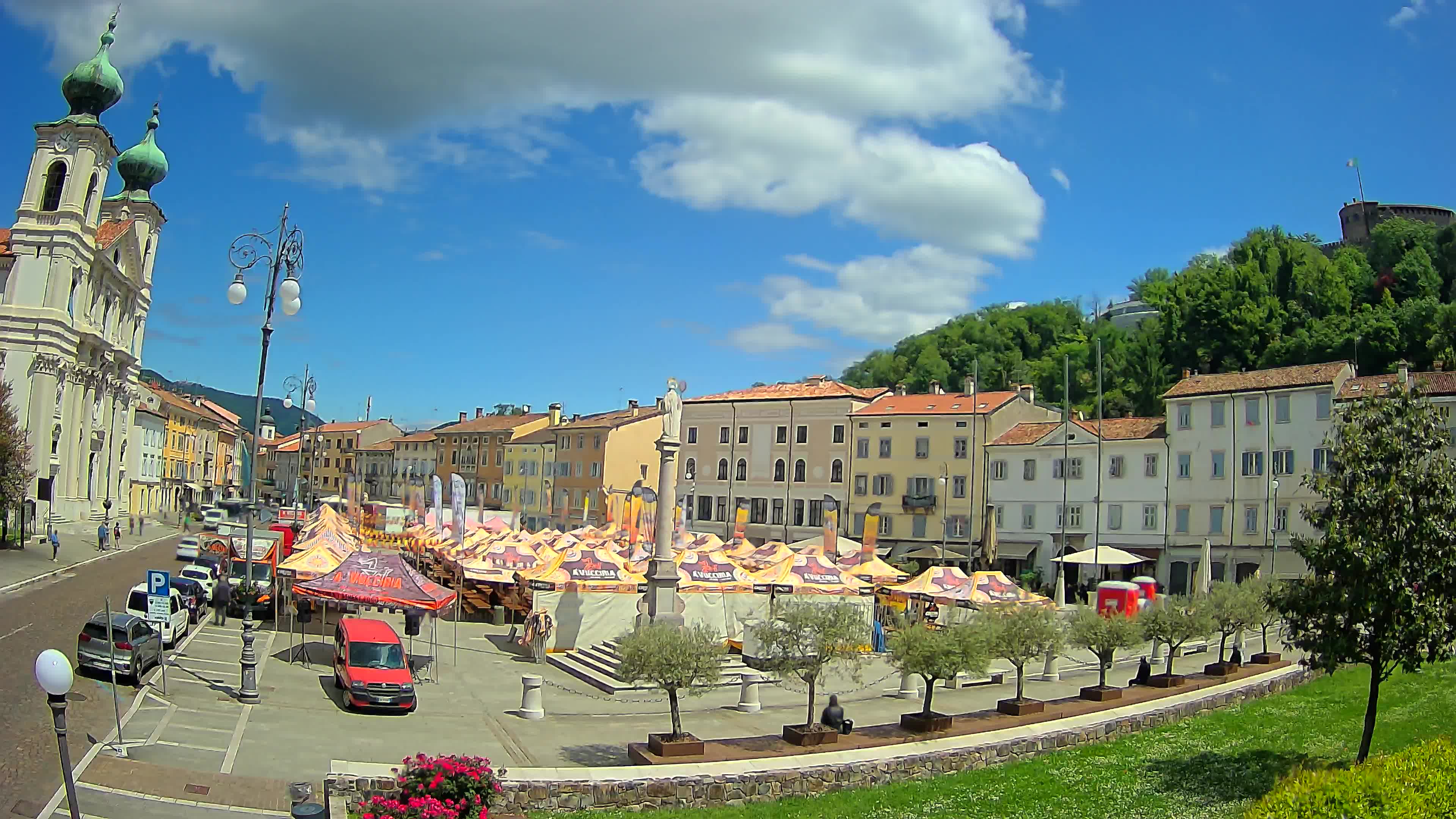 Gorizia Piazza della Vittoria e chiesa di S. Ignazio