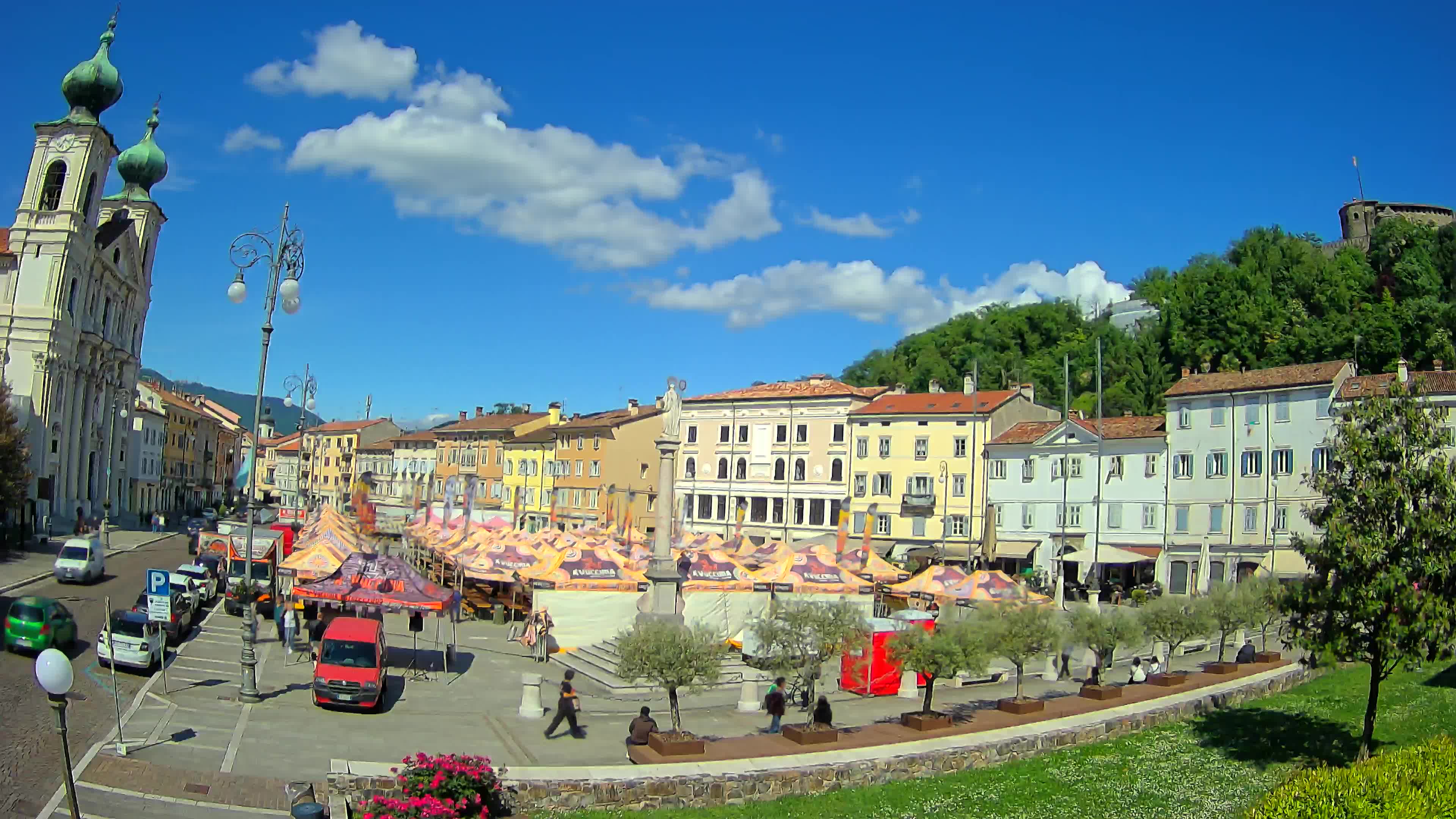 Gorizia Piazza della Vittoria e chiesa di S. Ignazio