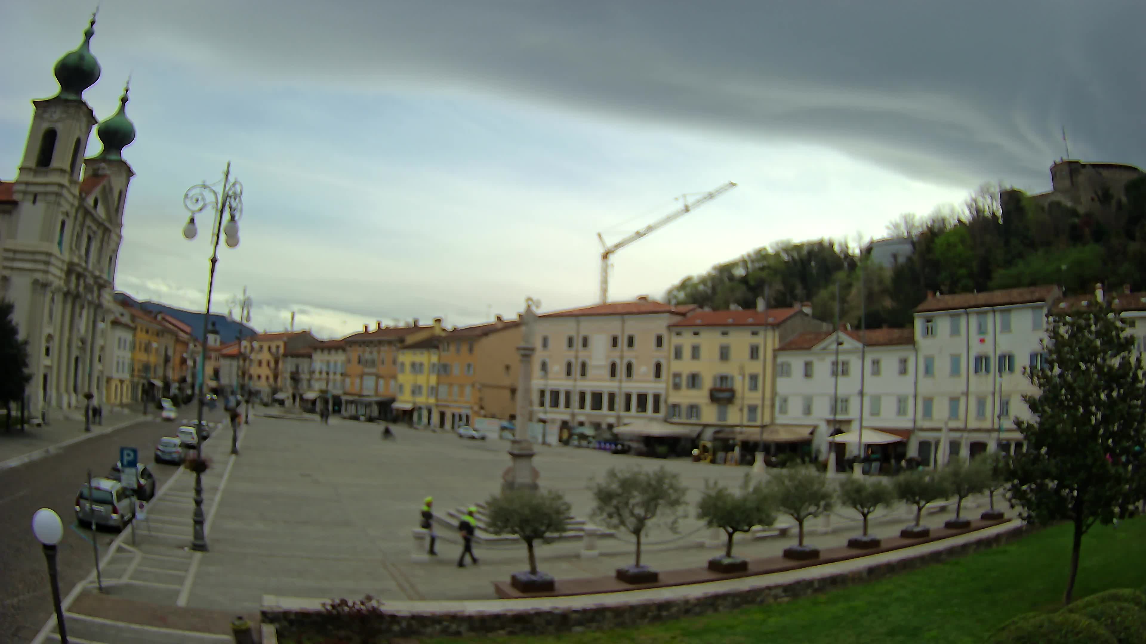 Gorizia – Piazza della Vittoria e chiesa di S. Ignazio