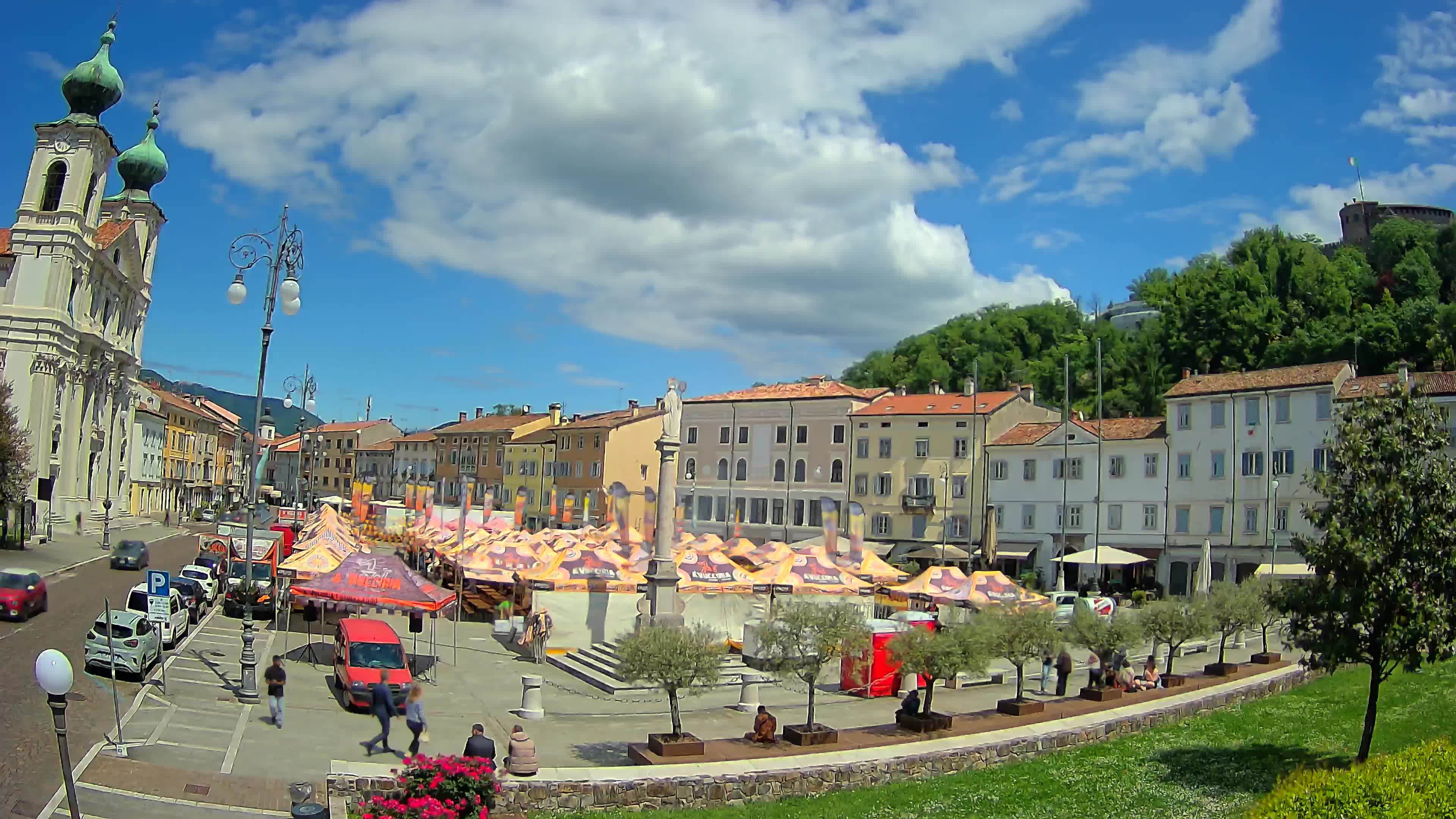 Gorizia Piazza della Vittoria e chiesa di S. Ignazio
