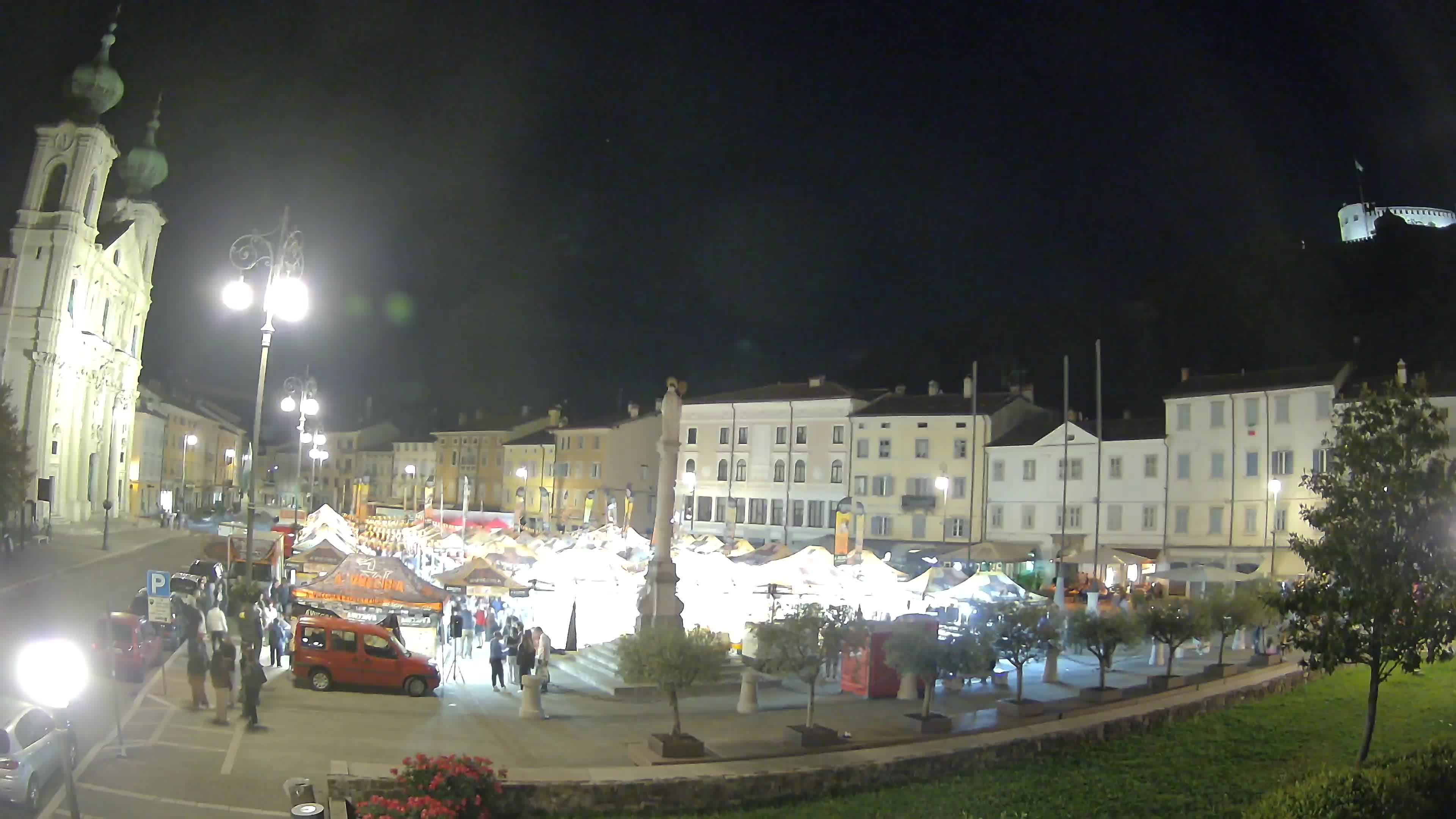 Gorizia Piazza della Vittoria e chiesa di S. Ignazio