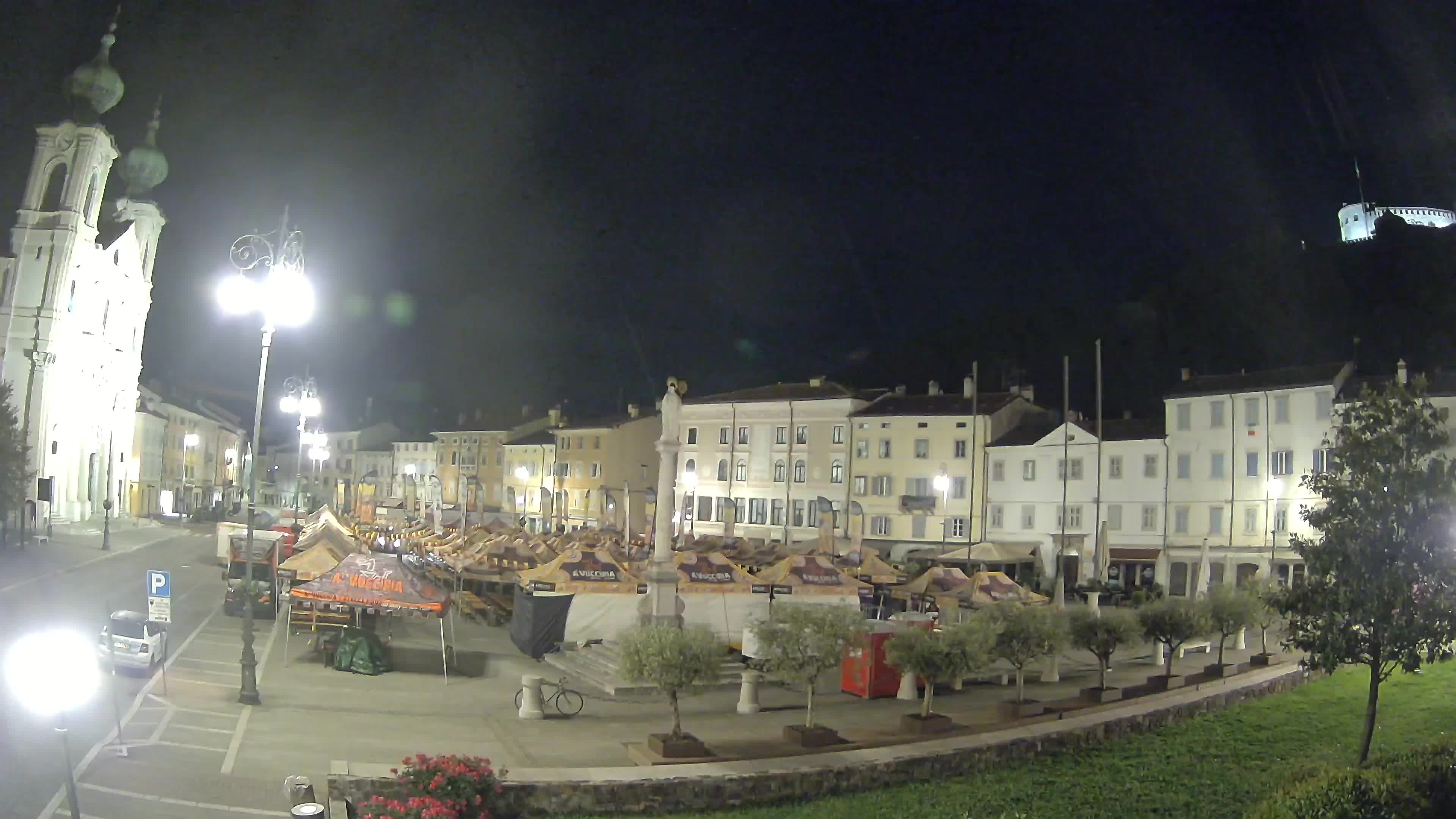 Gorizia Piazza della Vittoria e chiesa di S. Ignazio