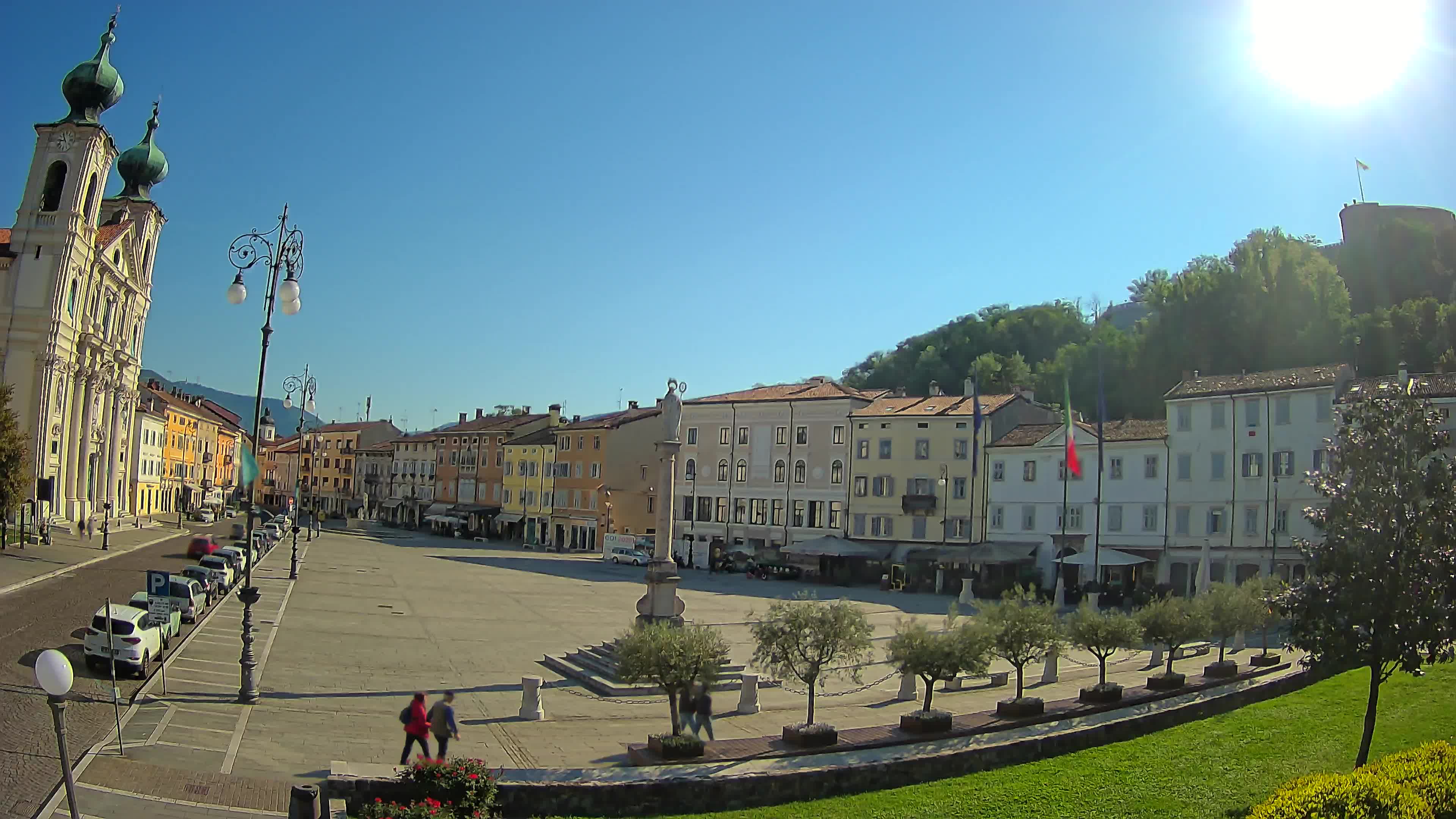 Kamera Gorica Travnik in cerkev sv. Ignacija