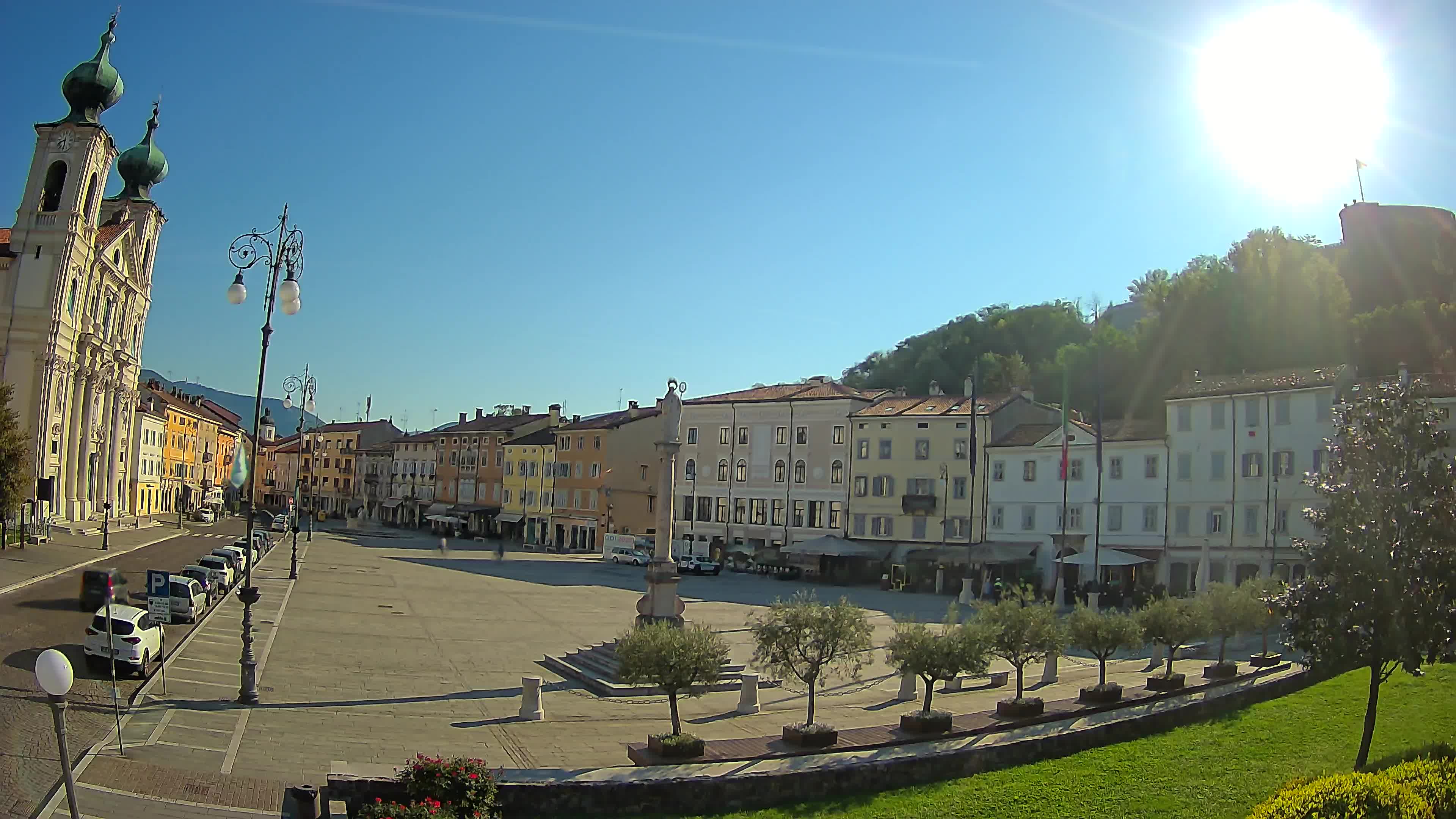 Kamera Gorica Travnik in cerkev sv. Ignacija