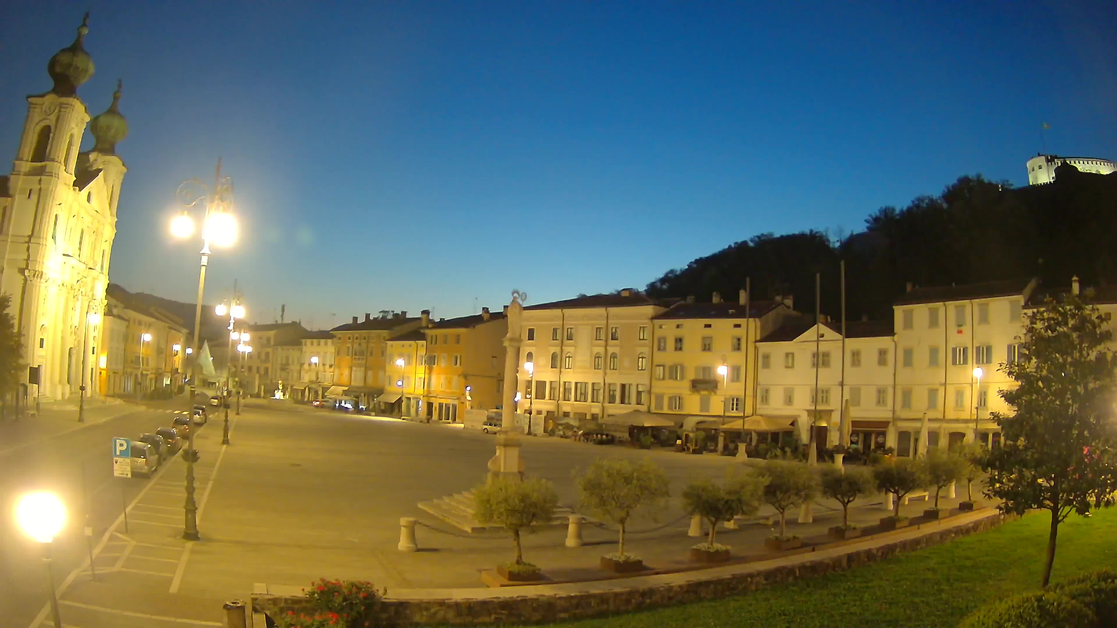 Kamera Gorica Travnik in cerkev sv. Ignacija