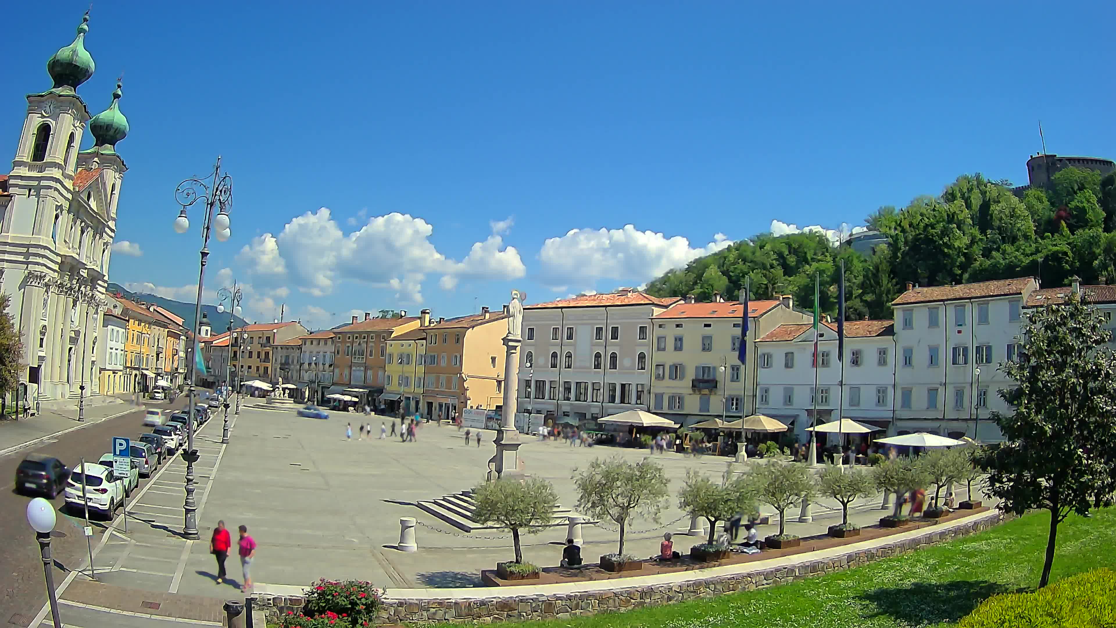 Gorizia – Plaza Vittoria – iglesia de San Pedro. Ignacio