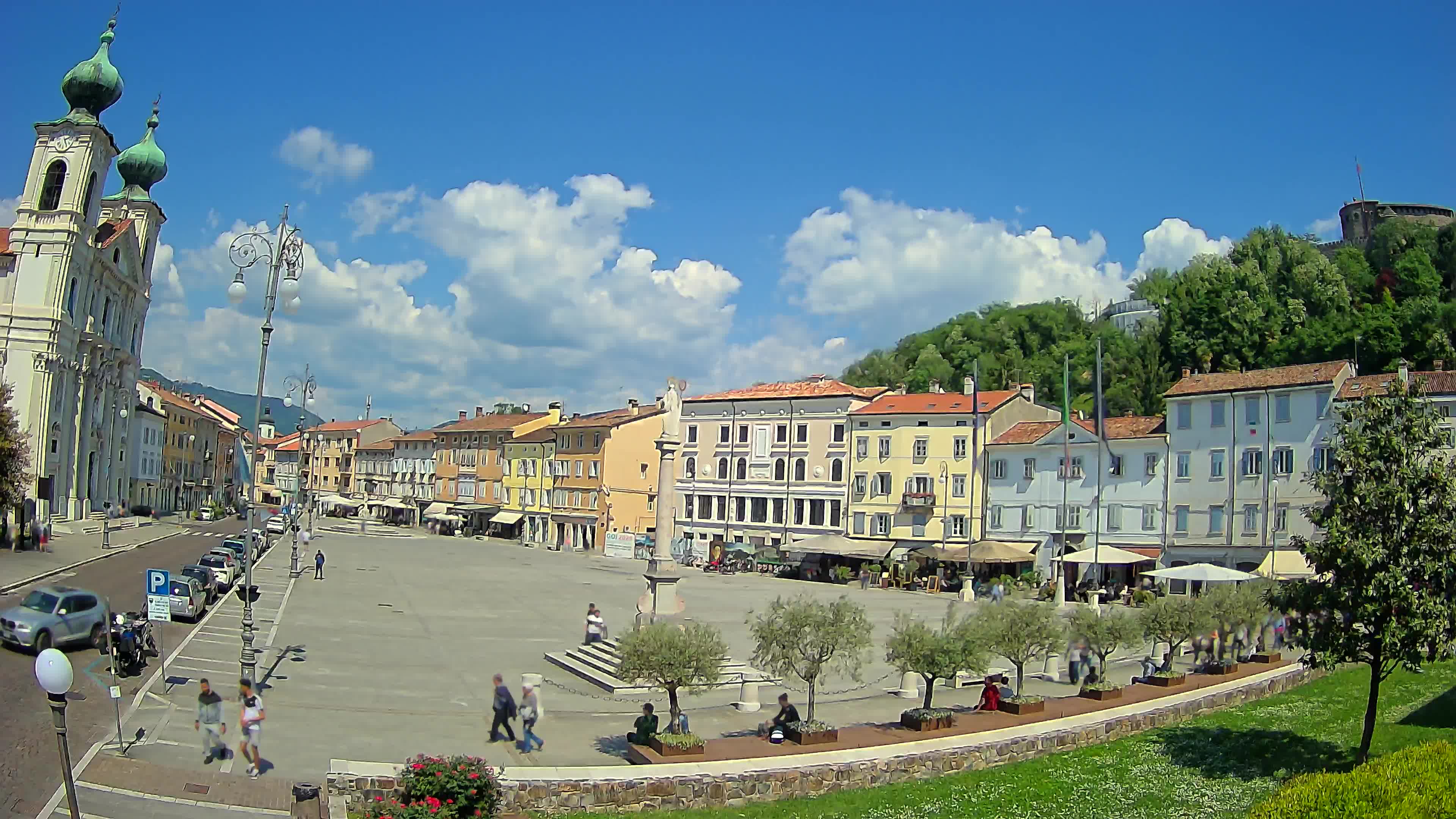 Gorizia Piazza della Vittoria e chiesa di S. Ignazio