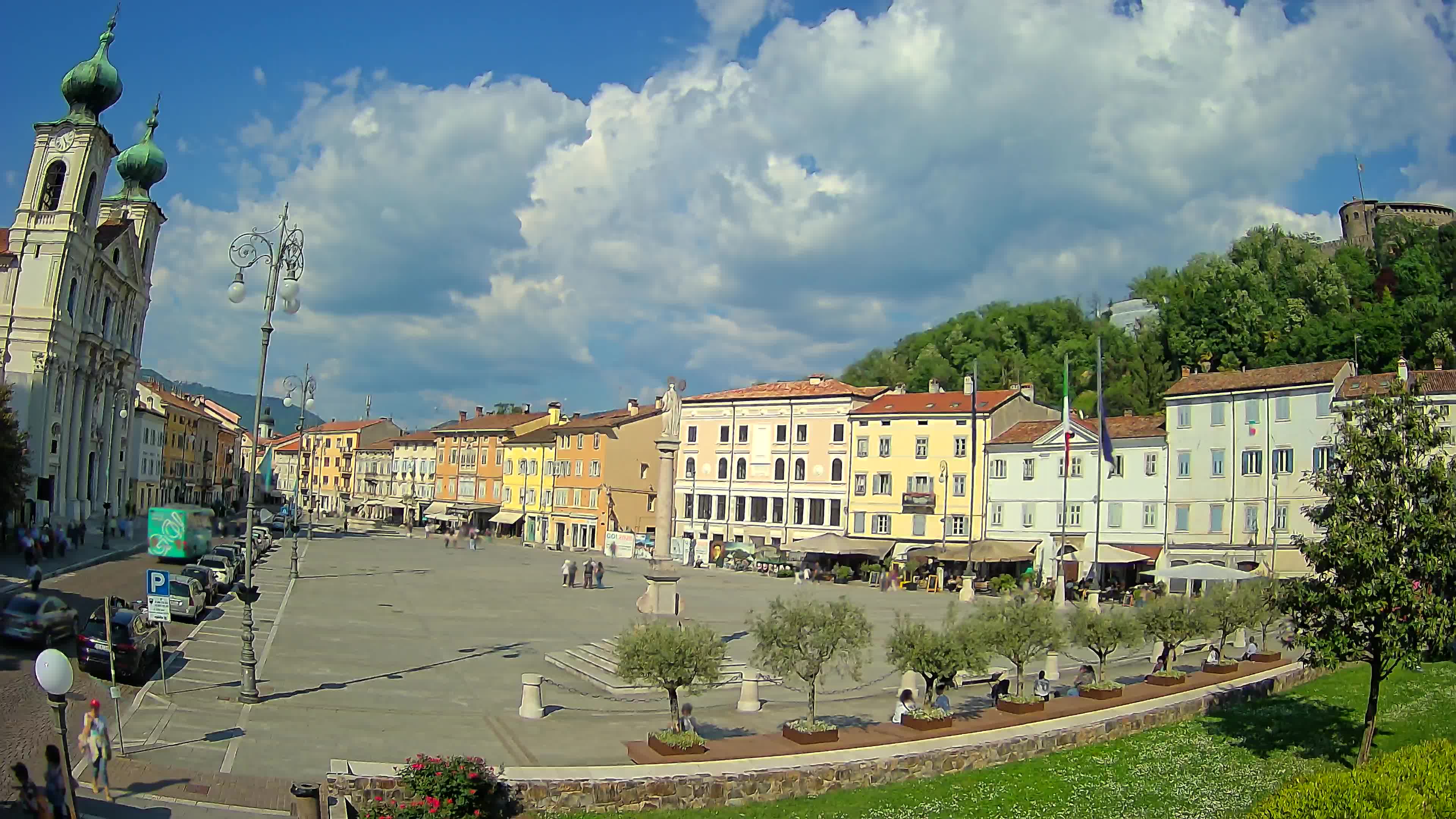 Gorizia Piazza della Vittoria e chiesa di S. Ignazio