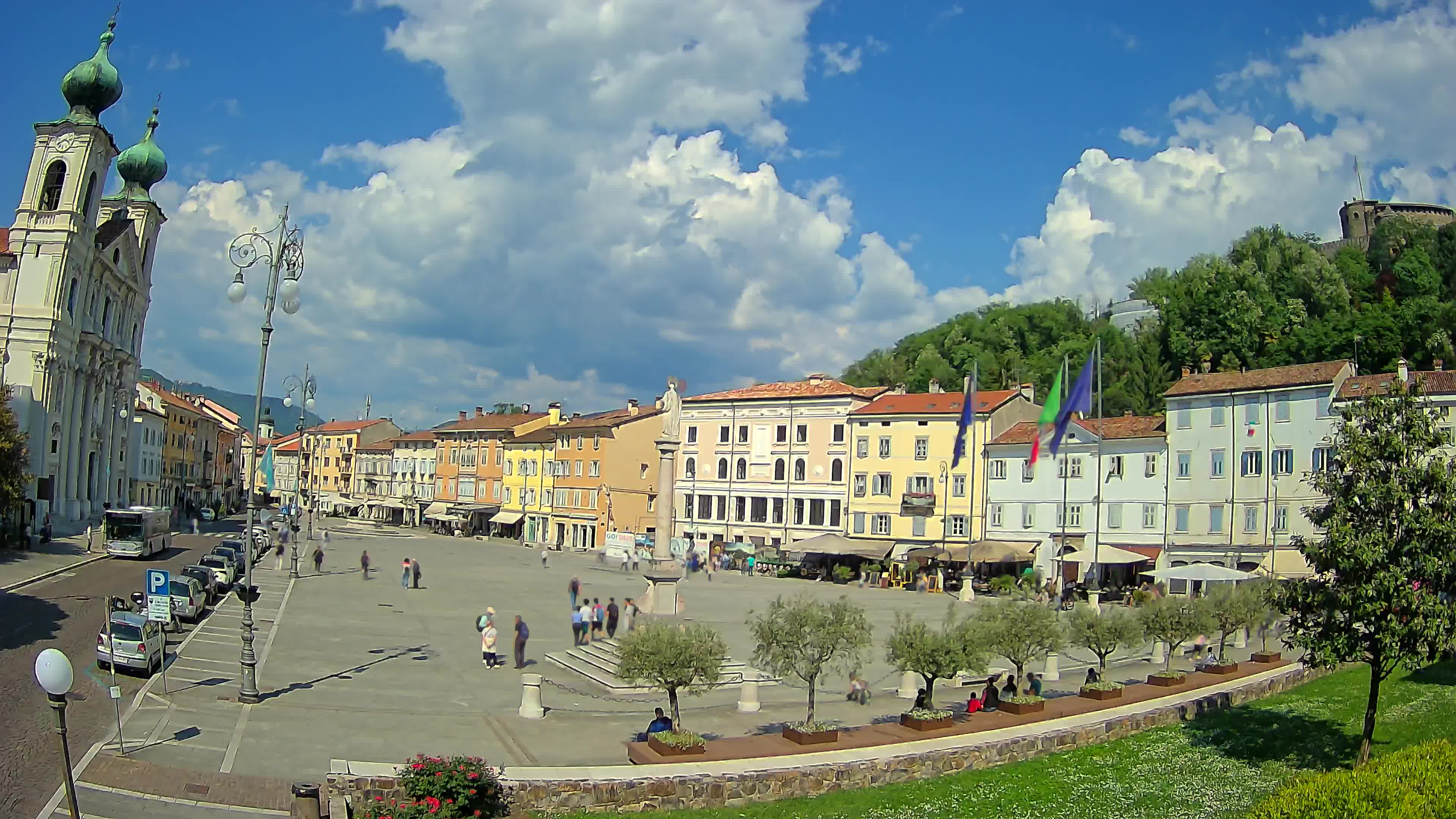 Gorizia Piazza della Vittoria e chiesa di S. Ignazio