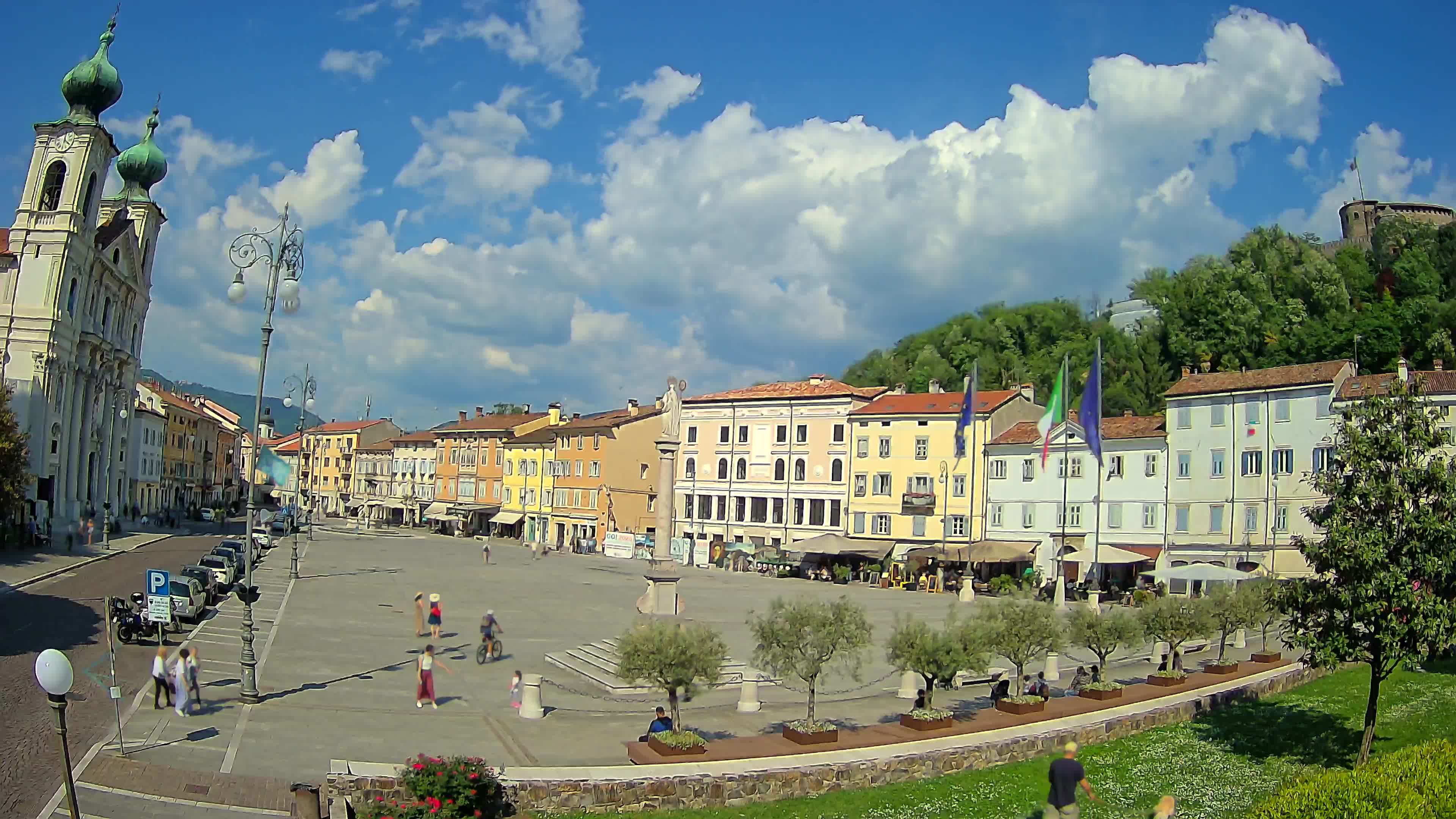 Gorizia Piazza della Vittoria e chiesa di S. Ignazio