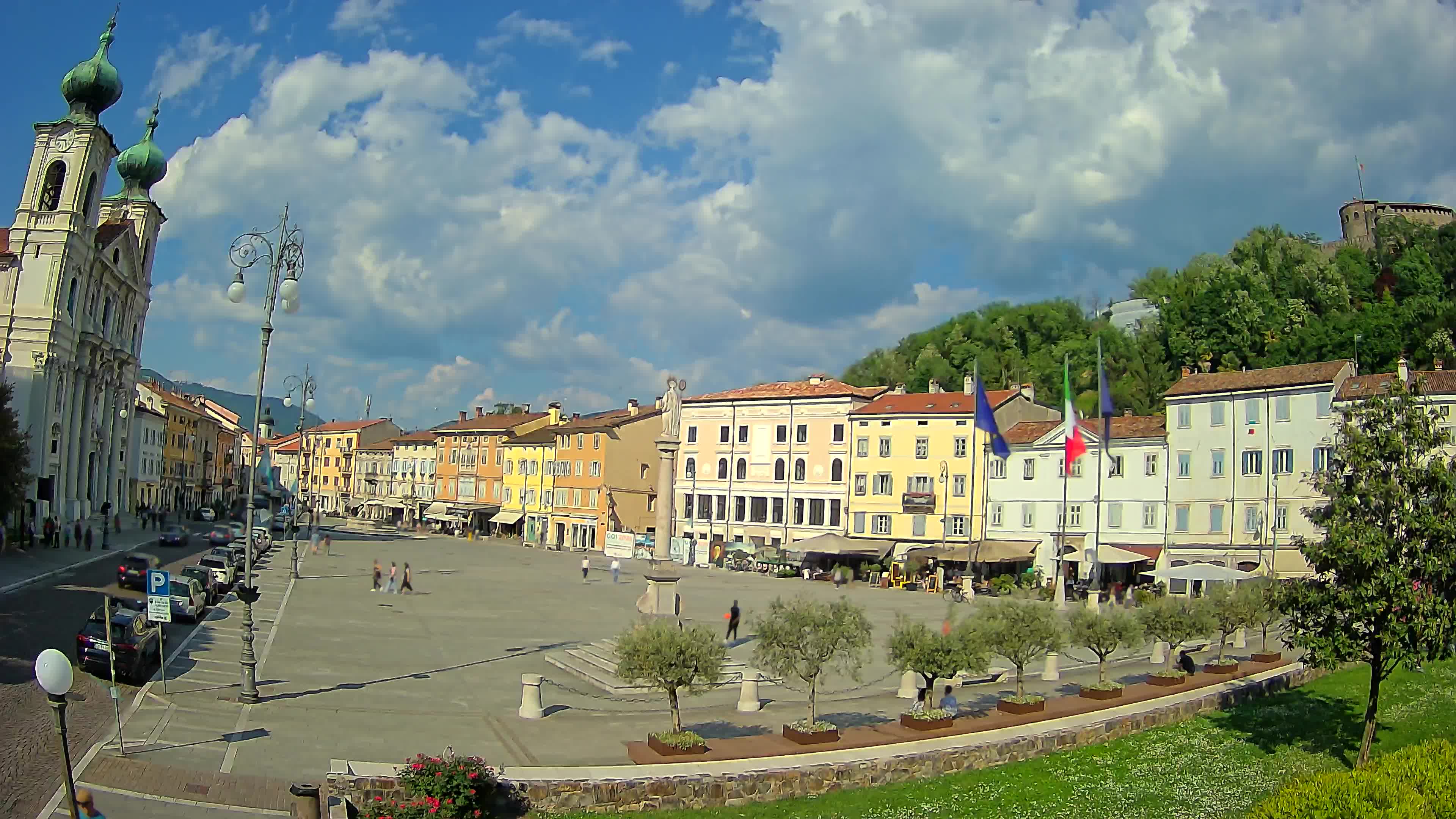 Gorizia – Plaza Vittoria – iglesia de San Pedro. Ignacio