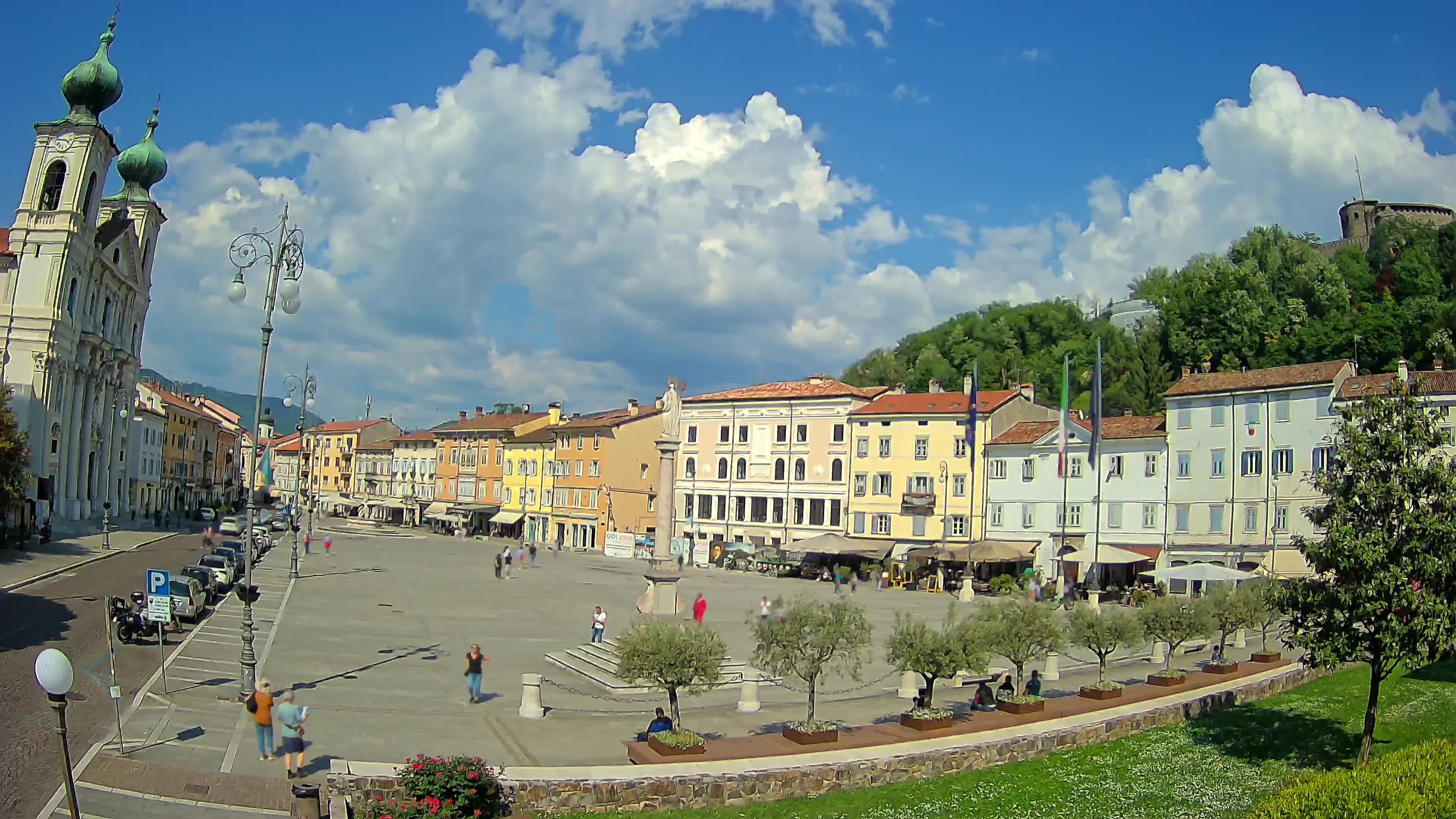 Gorizia – Plaza Vittoria – iglesia de San Pedro. Ignacio