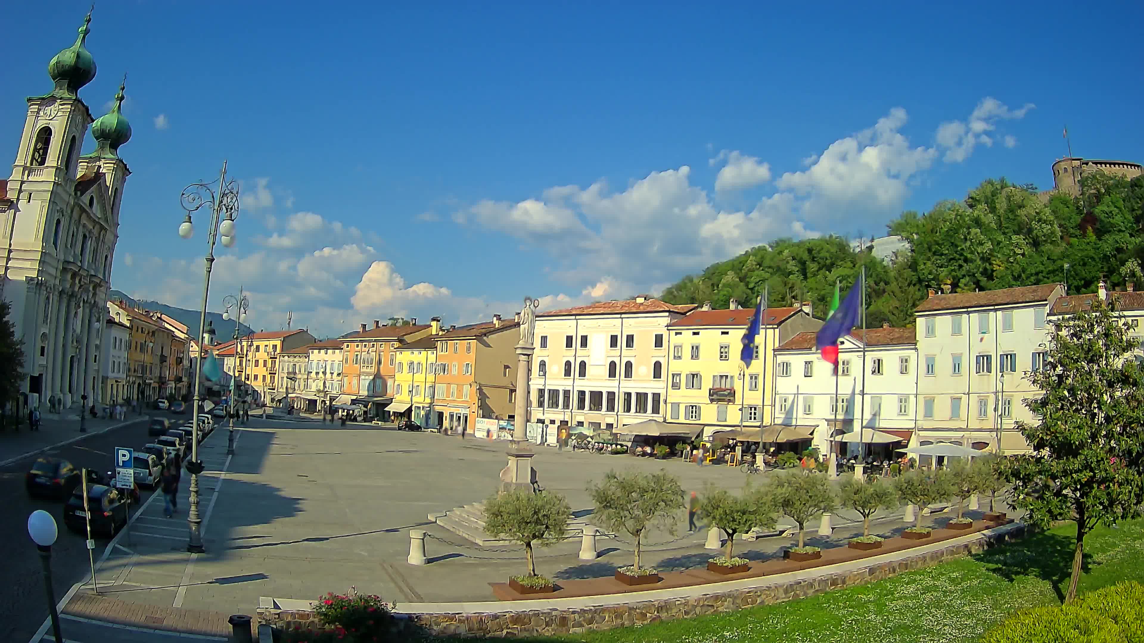 Gorizia Piazza della Vittoria e chiesa di S. Ignazio