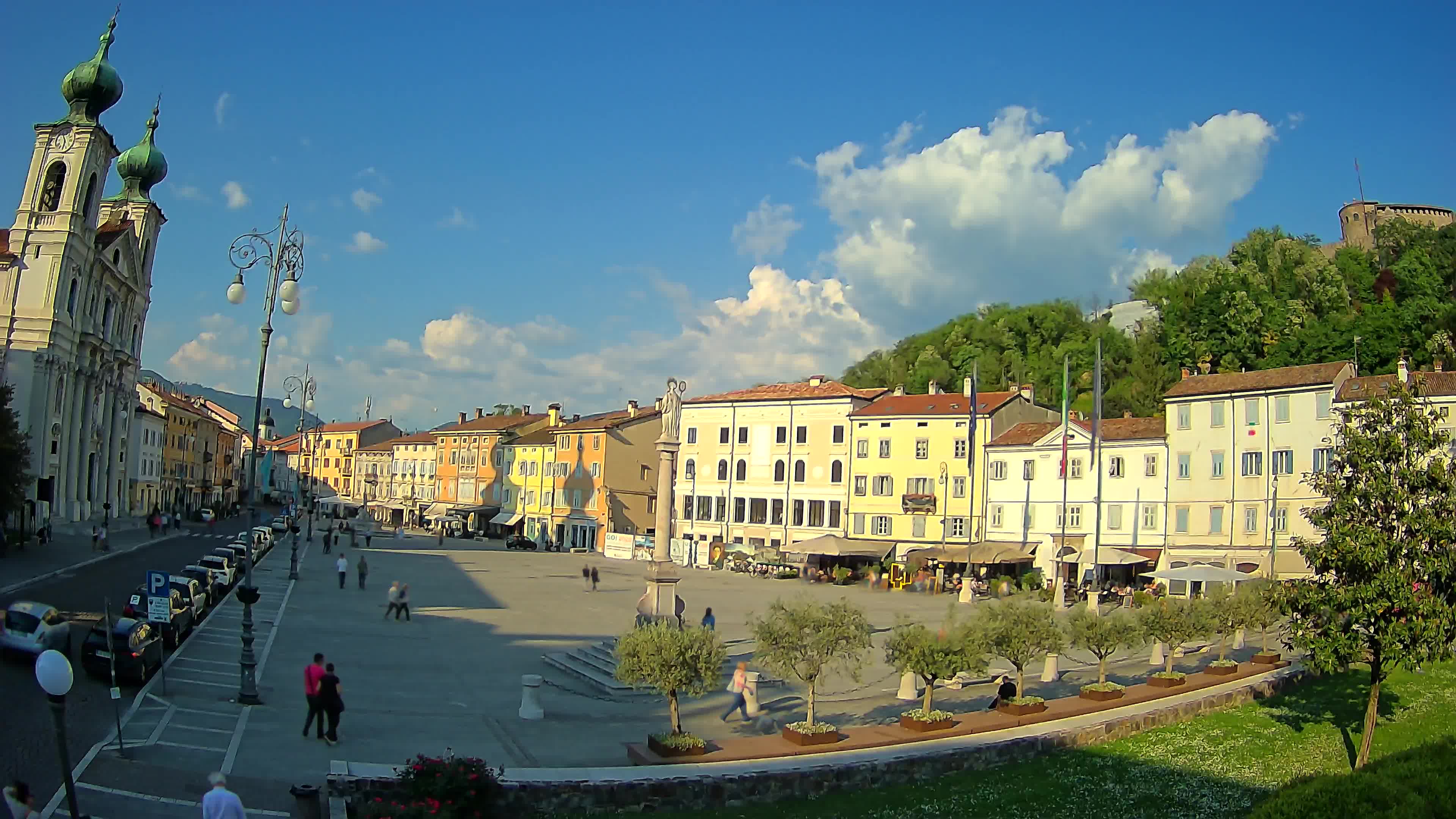 Gorizia Piazza della Vittoria e chiesa di S. Ignazio