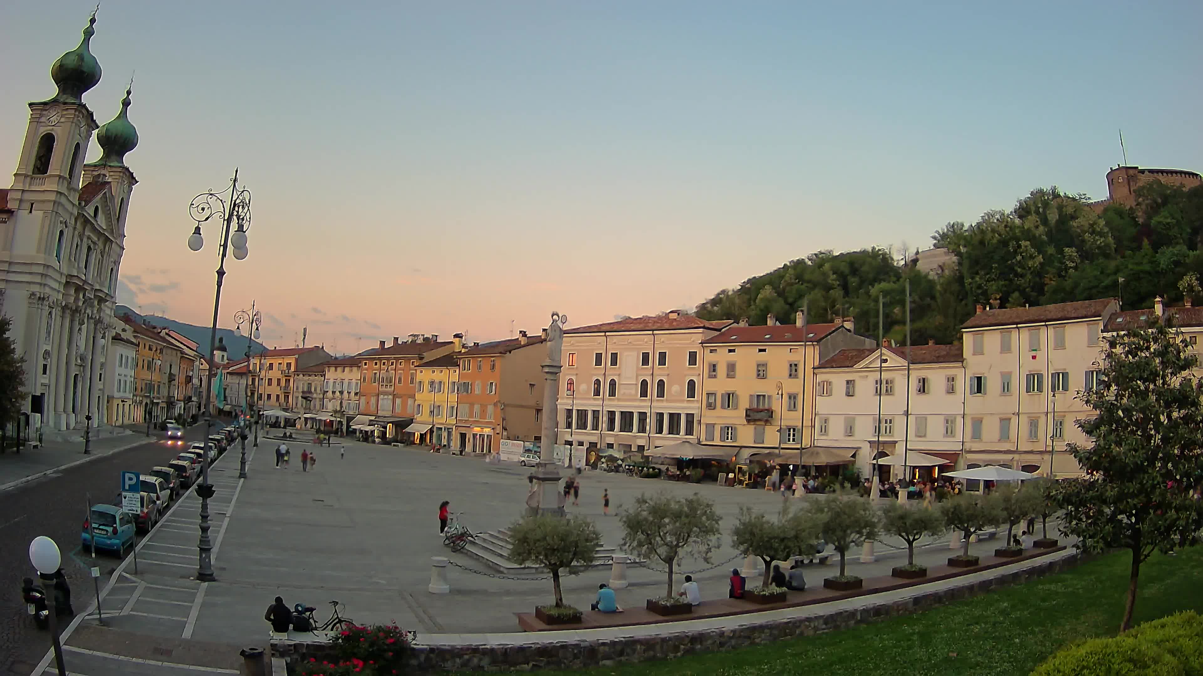 Gorizia – Plaza Vittoria – iglesia de San Pedro. Ignacio