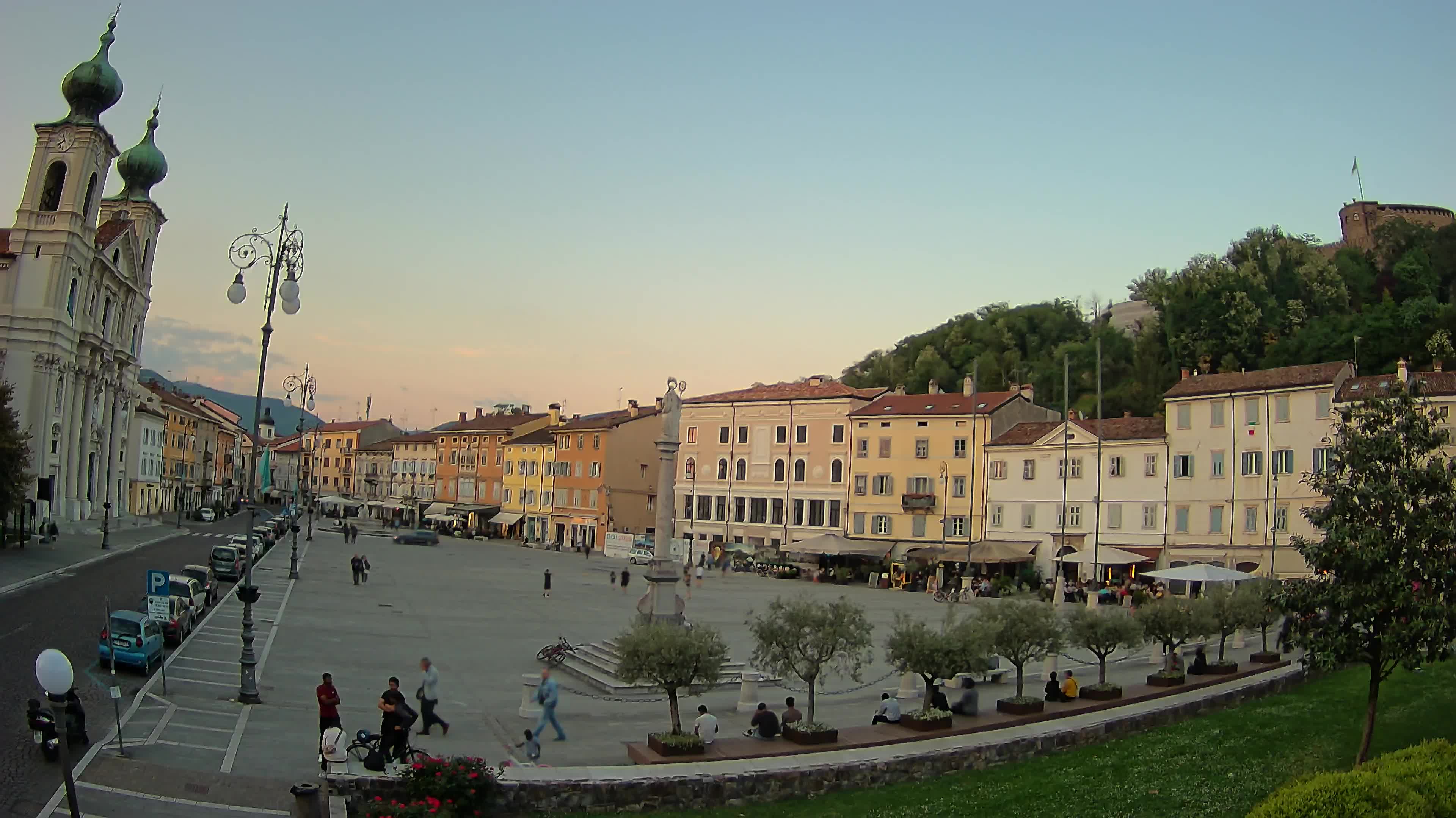 Gorizia – Plaza Vittoria – iglesia de San Pedro. Ignacio