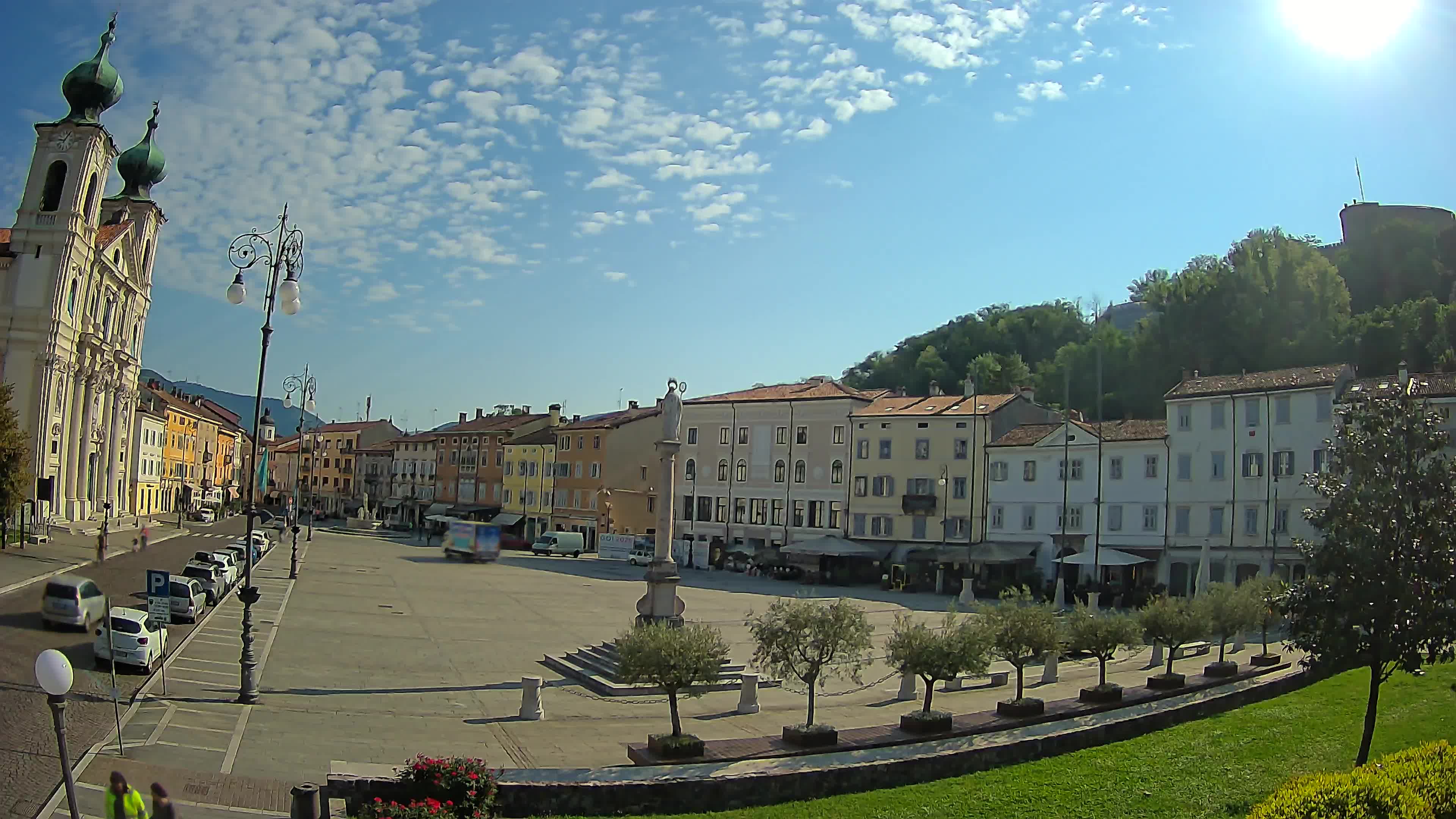 Kamera Gorica Travnik in cerkev sv. Ignacija