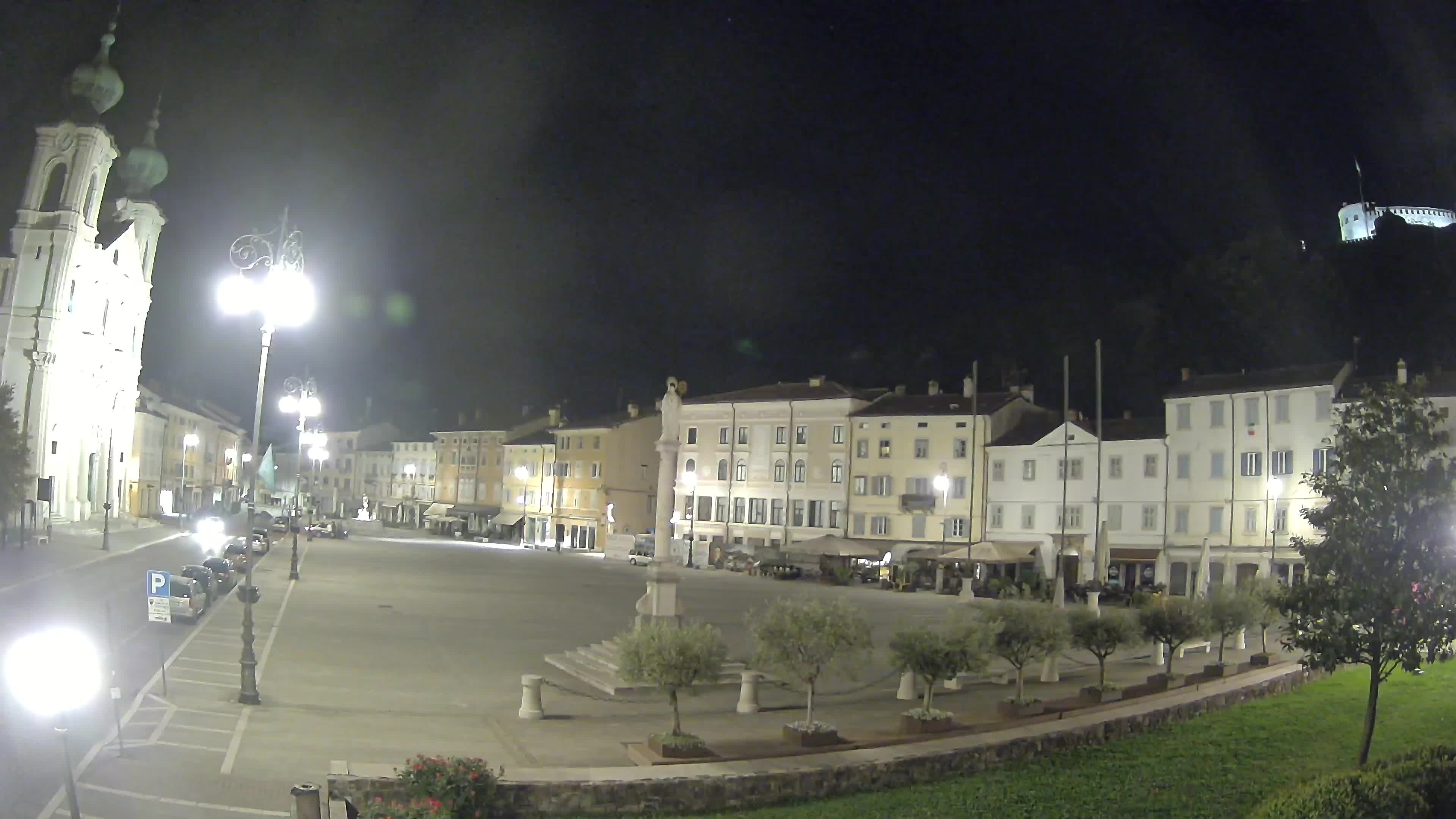 Gorizia Piazza della Vittoria e chiesa di S. Ignazio