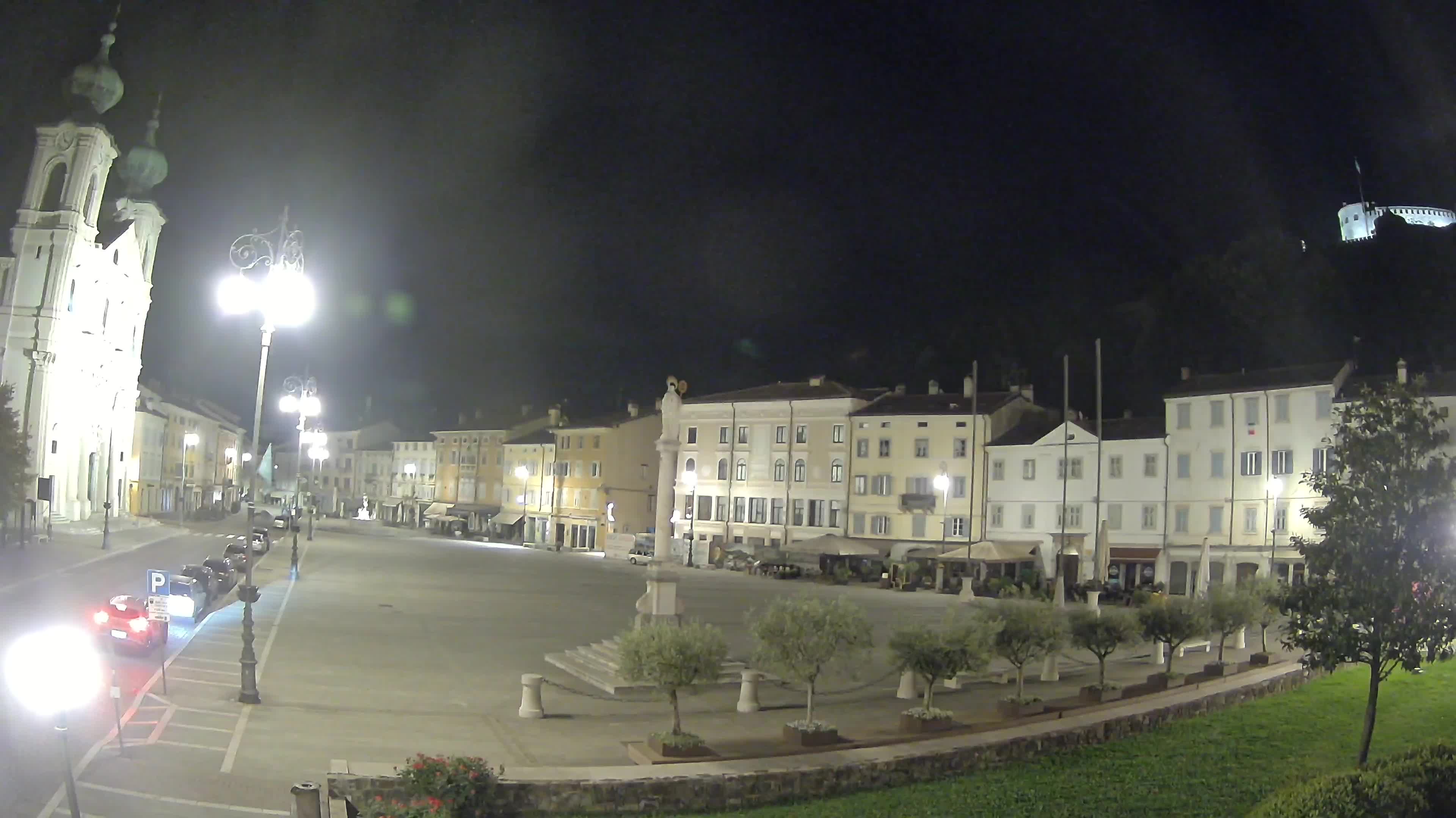 Gorizia Piazza della Vittoria e chiesa di S. Ignazio