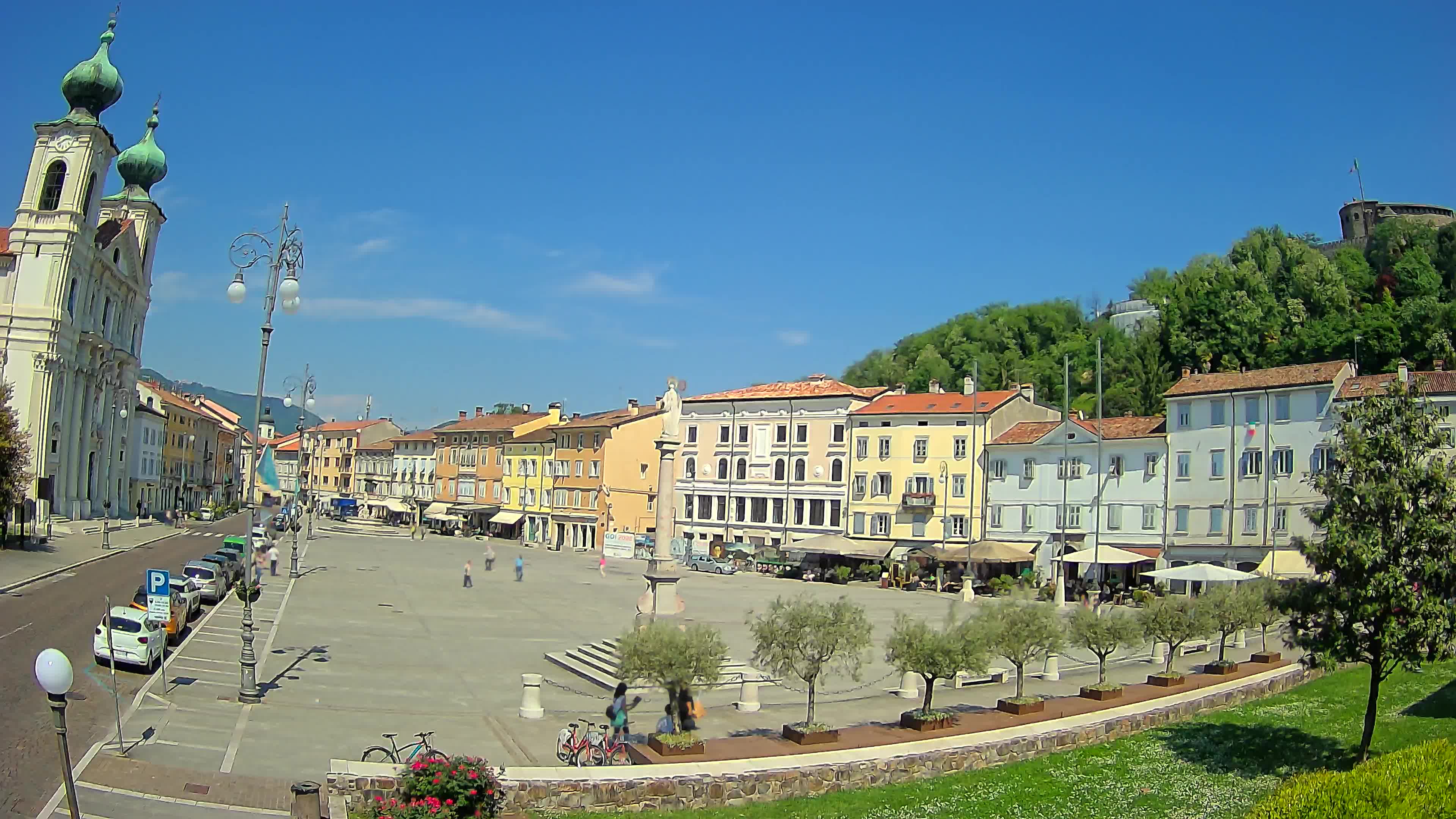 Gorizia – Plaza Vittoria – iglesia de San Pedro. Ignacio