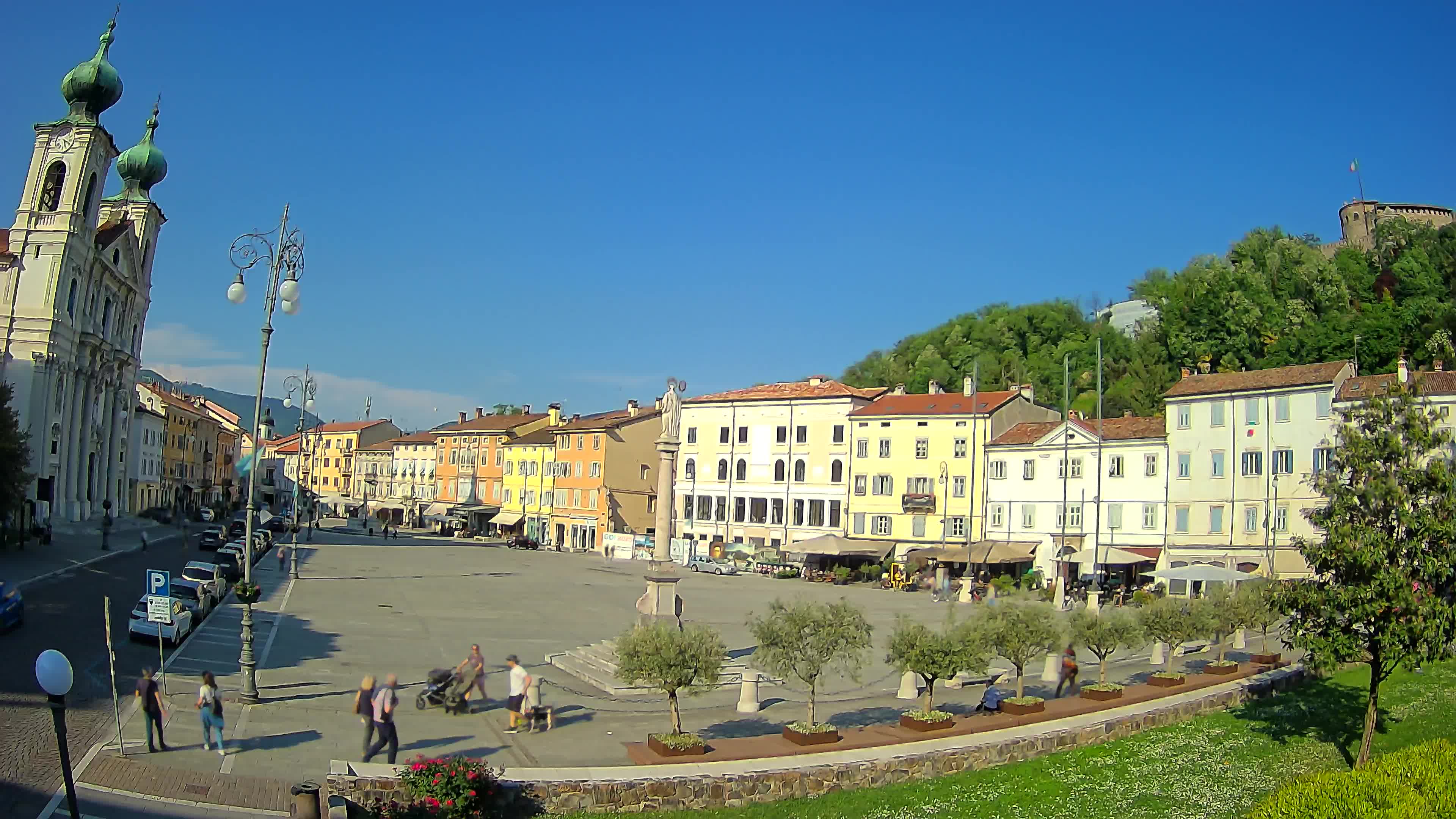 Gorizia Piazza della Vittoria e chiesa di S. Ignazio