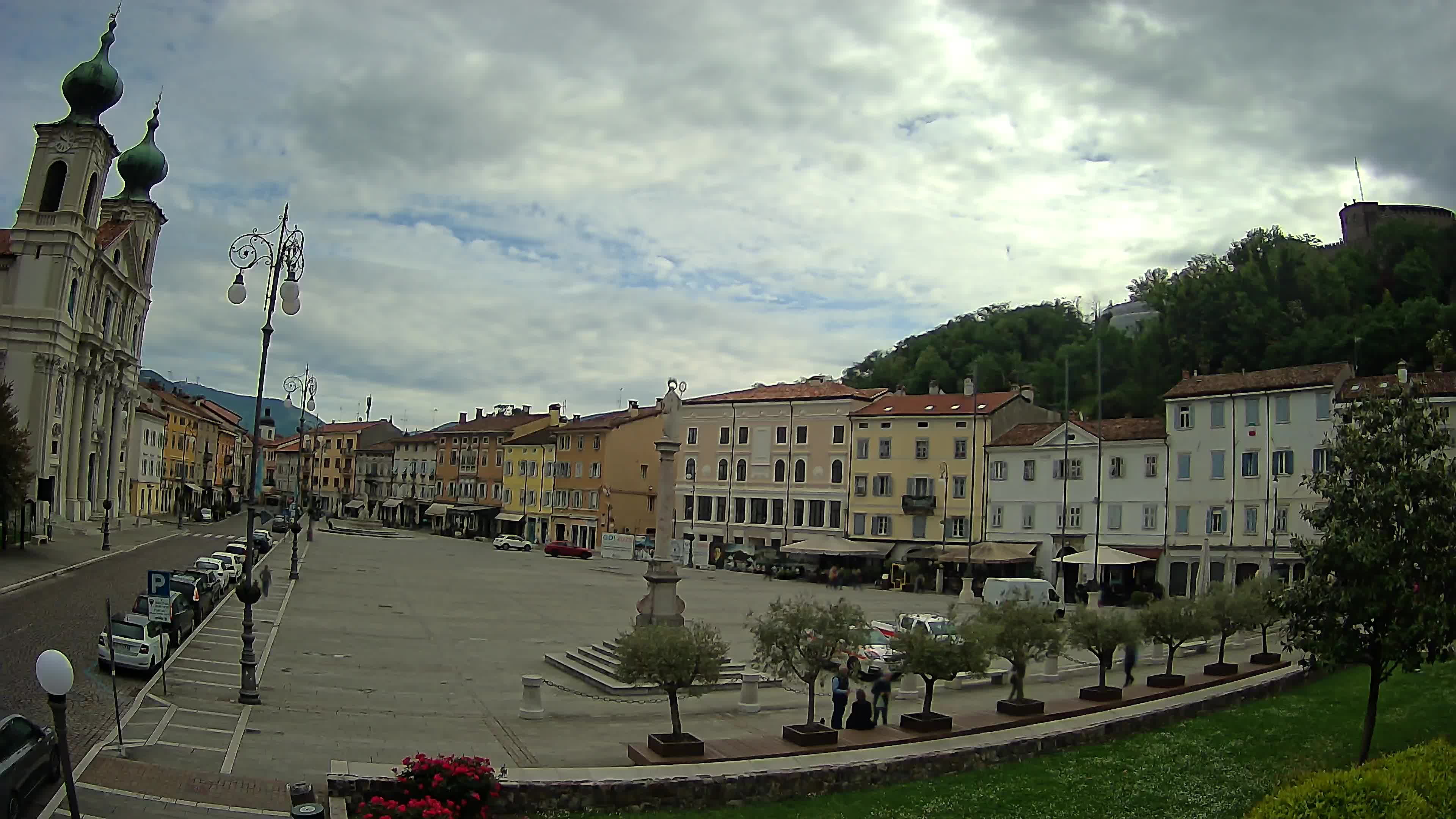 Gorizia Piazza della Vittoria e chiesa di S. Ignazio