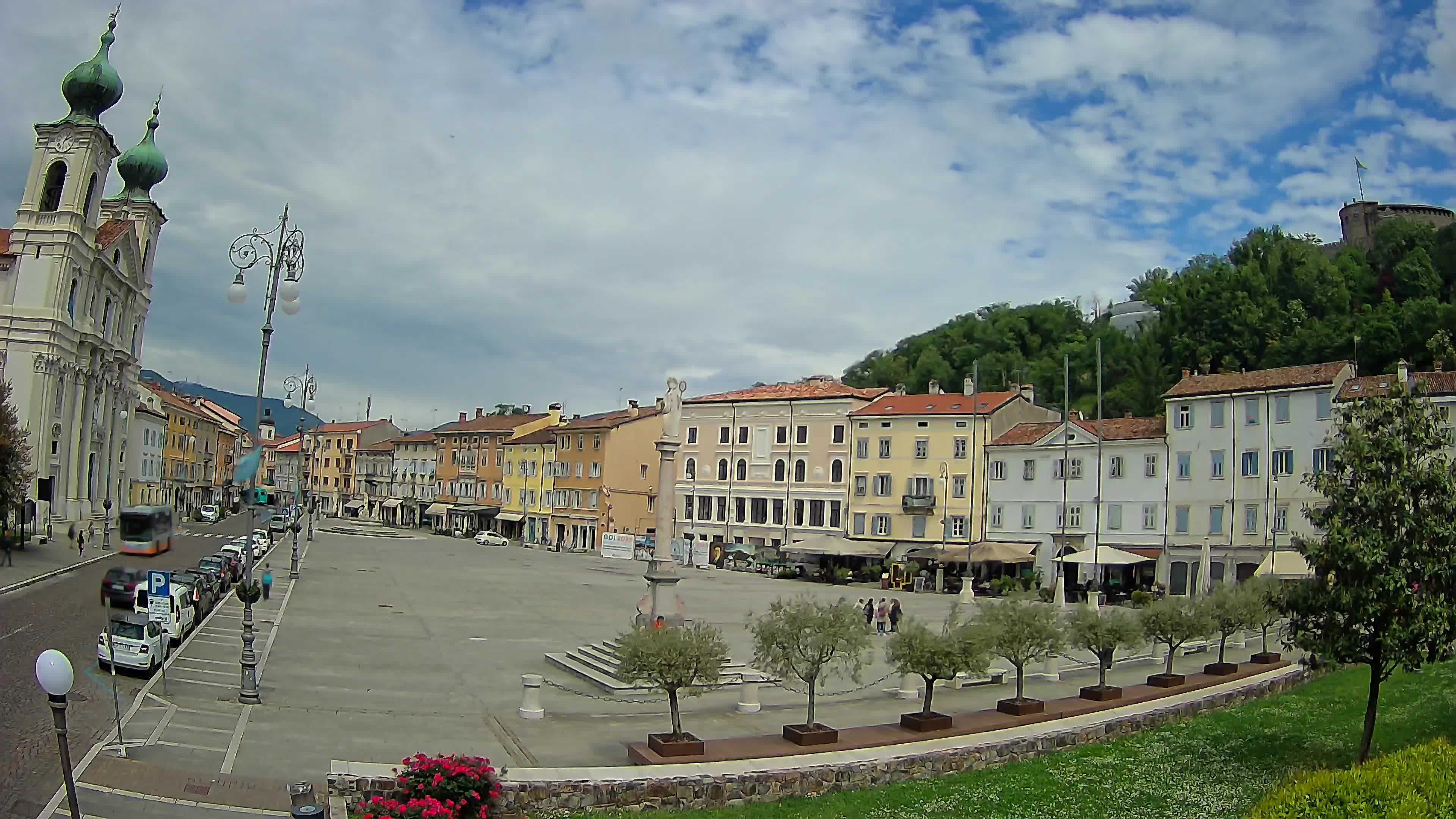 Gorizia Piazza della Vittoria e chiesa di S. Ignazio