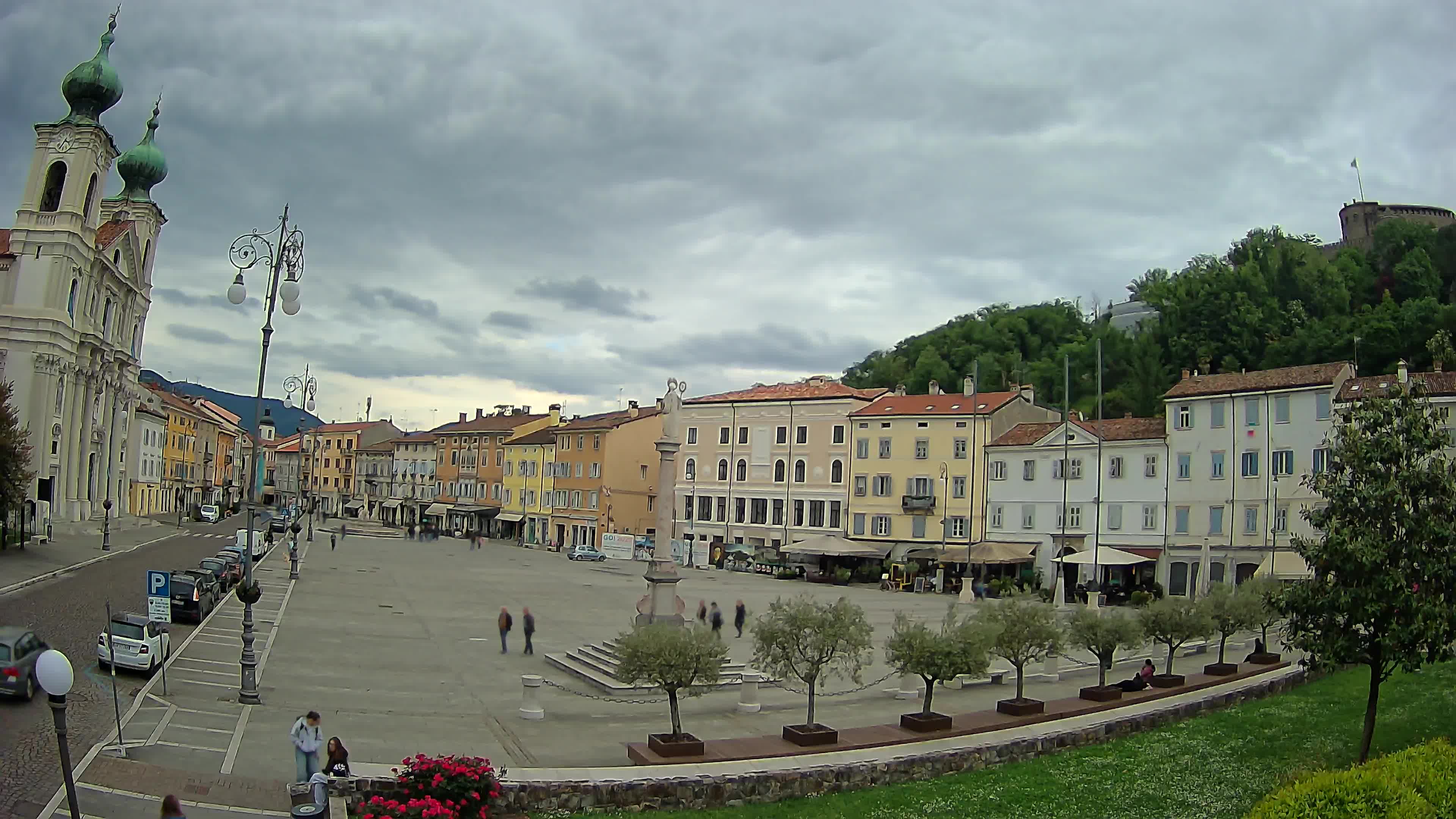 Gorizia – Plaza Vittoria – iglesia de San Pedro. Ignacio