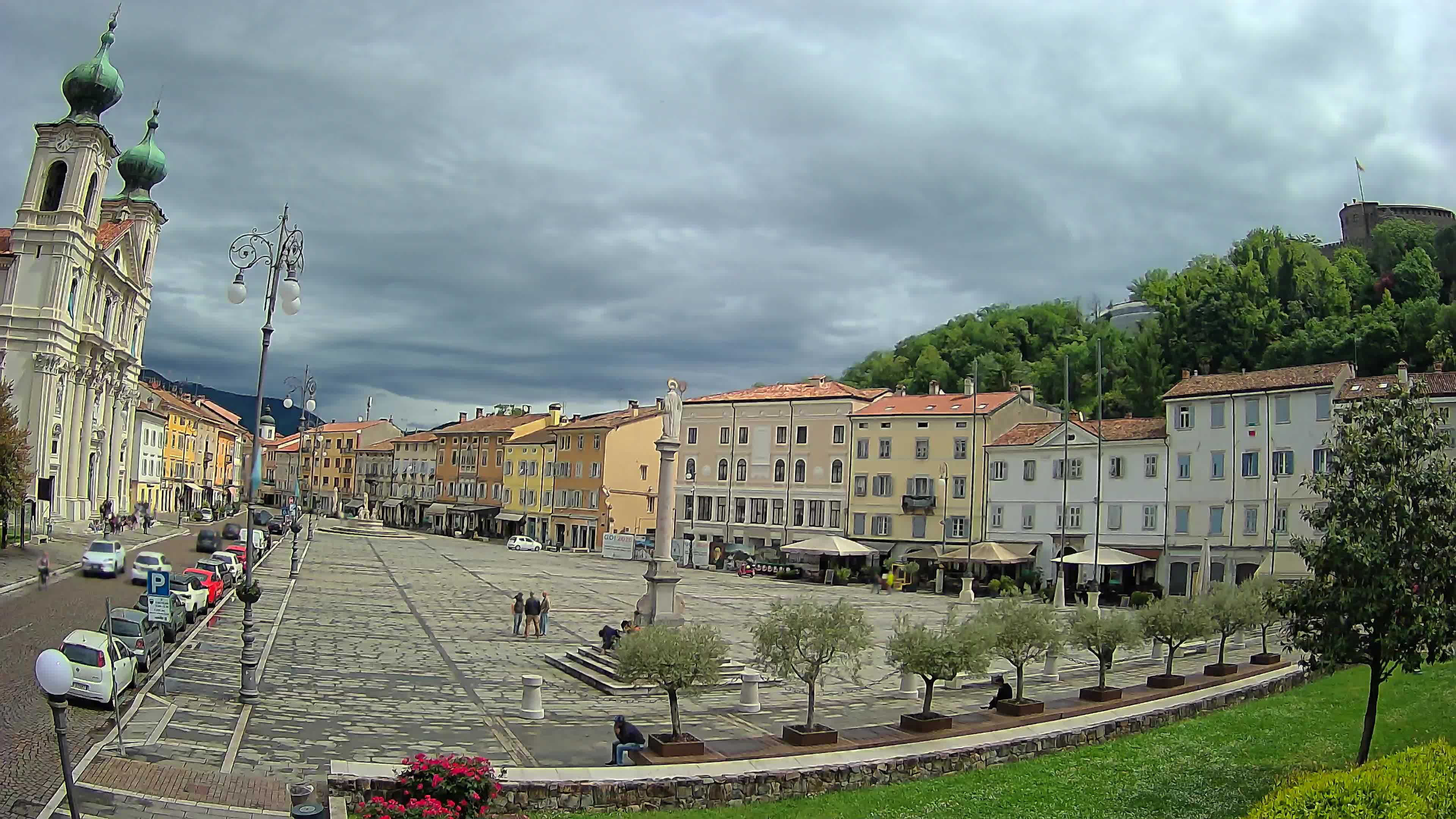 Gorizia Piazza della Vittoria e chiesa di S. Ignazio