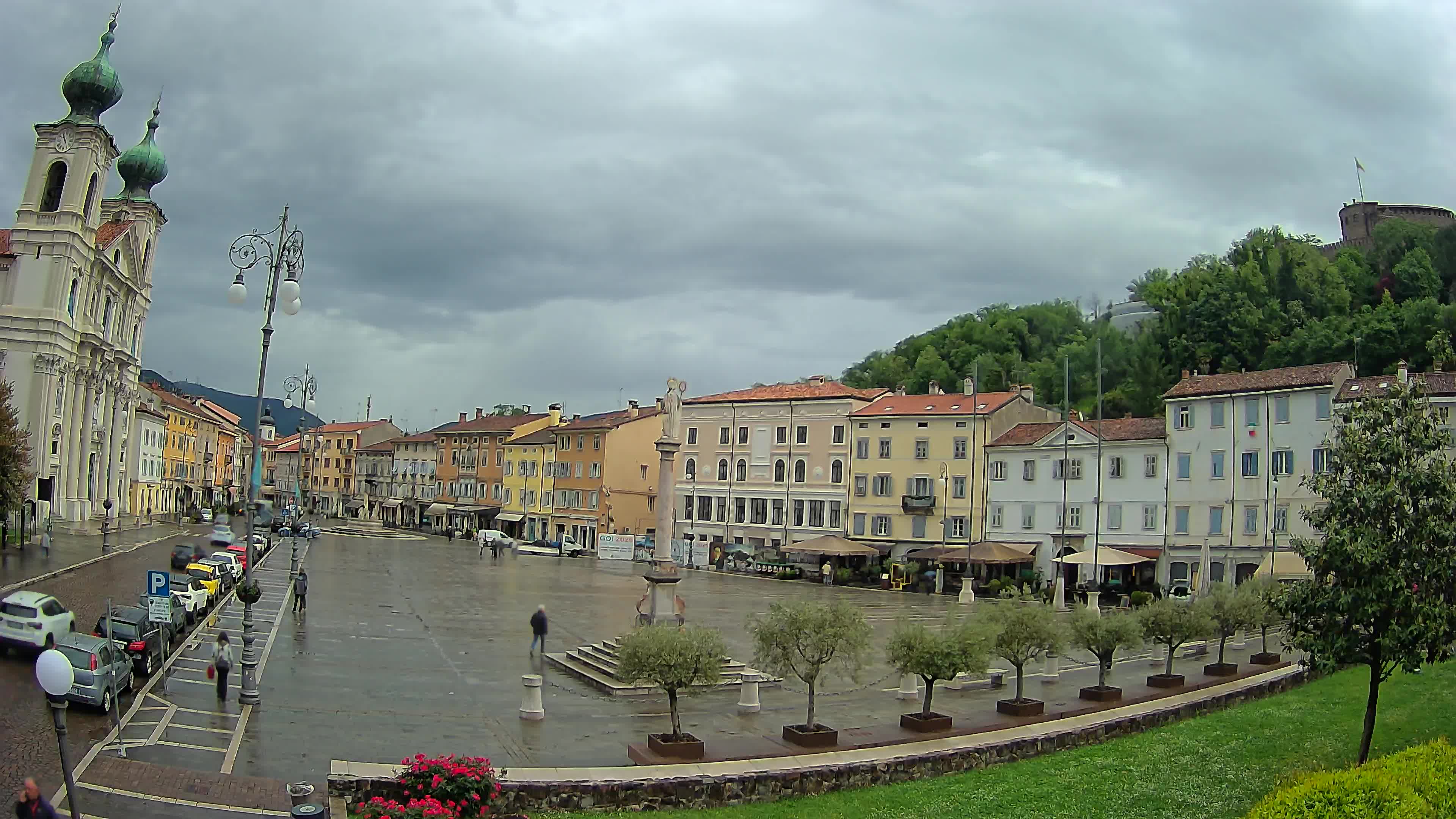 Gorizia – Plaza Vittoria – iglesia de San Pedro. Ignacio