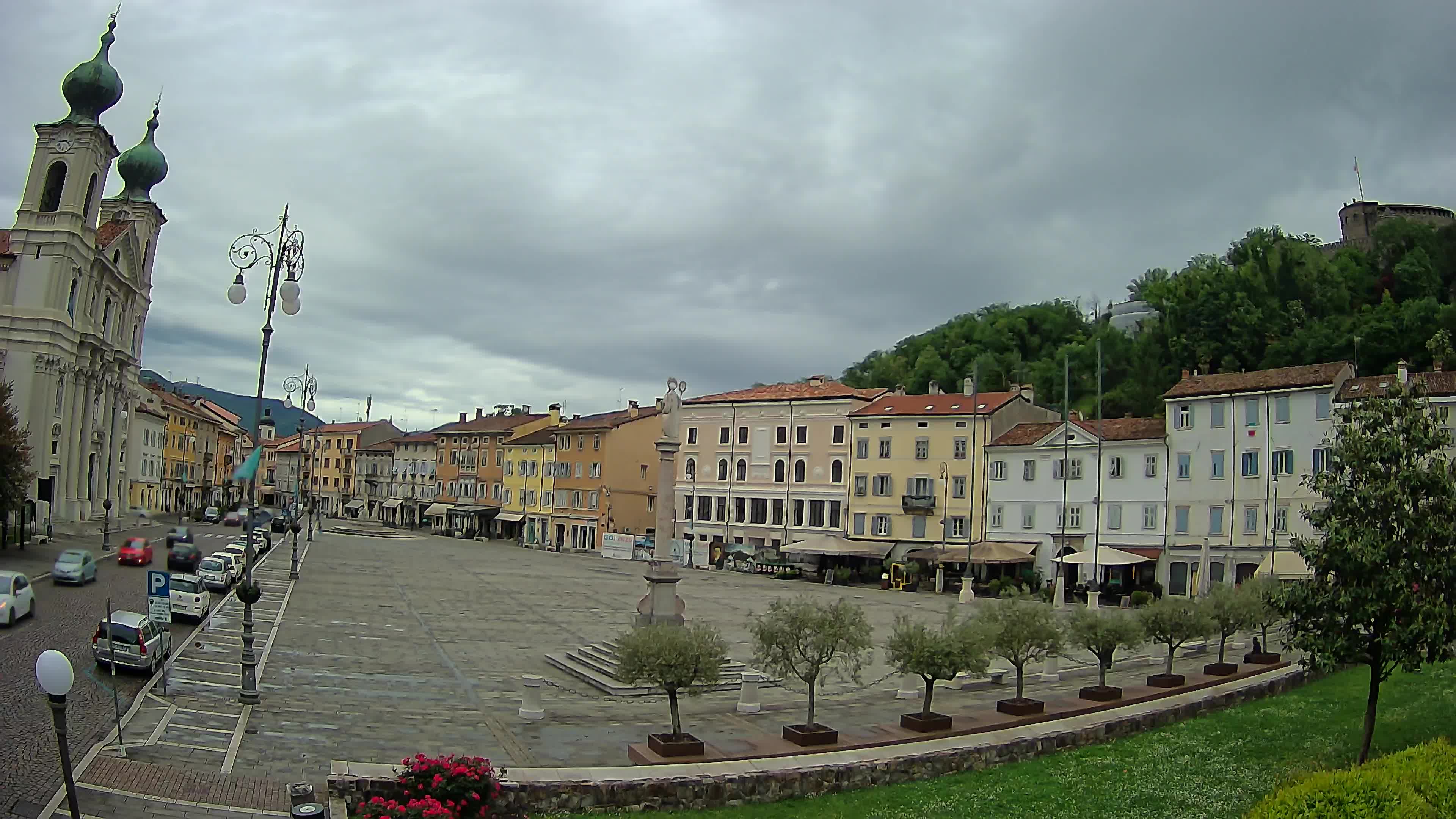 Gorizia Piazza della Vittoria e chiesa di S. Ignazio