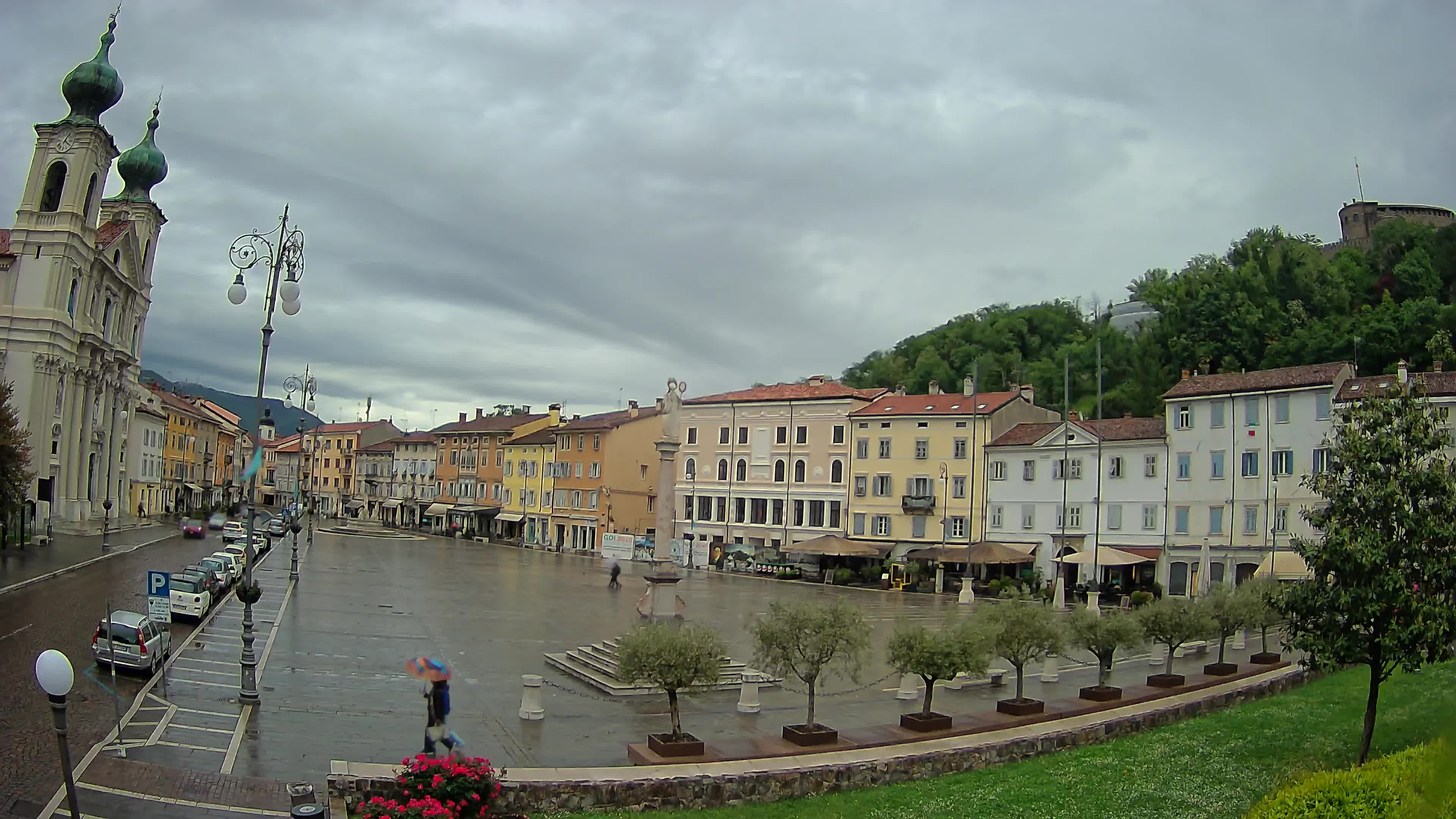 Gorizia Piazza della Vittoria e chiesa di S. Ignazio
