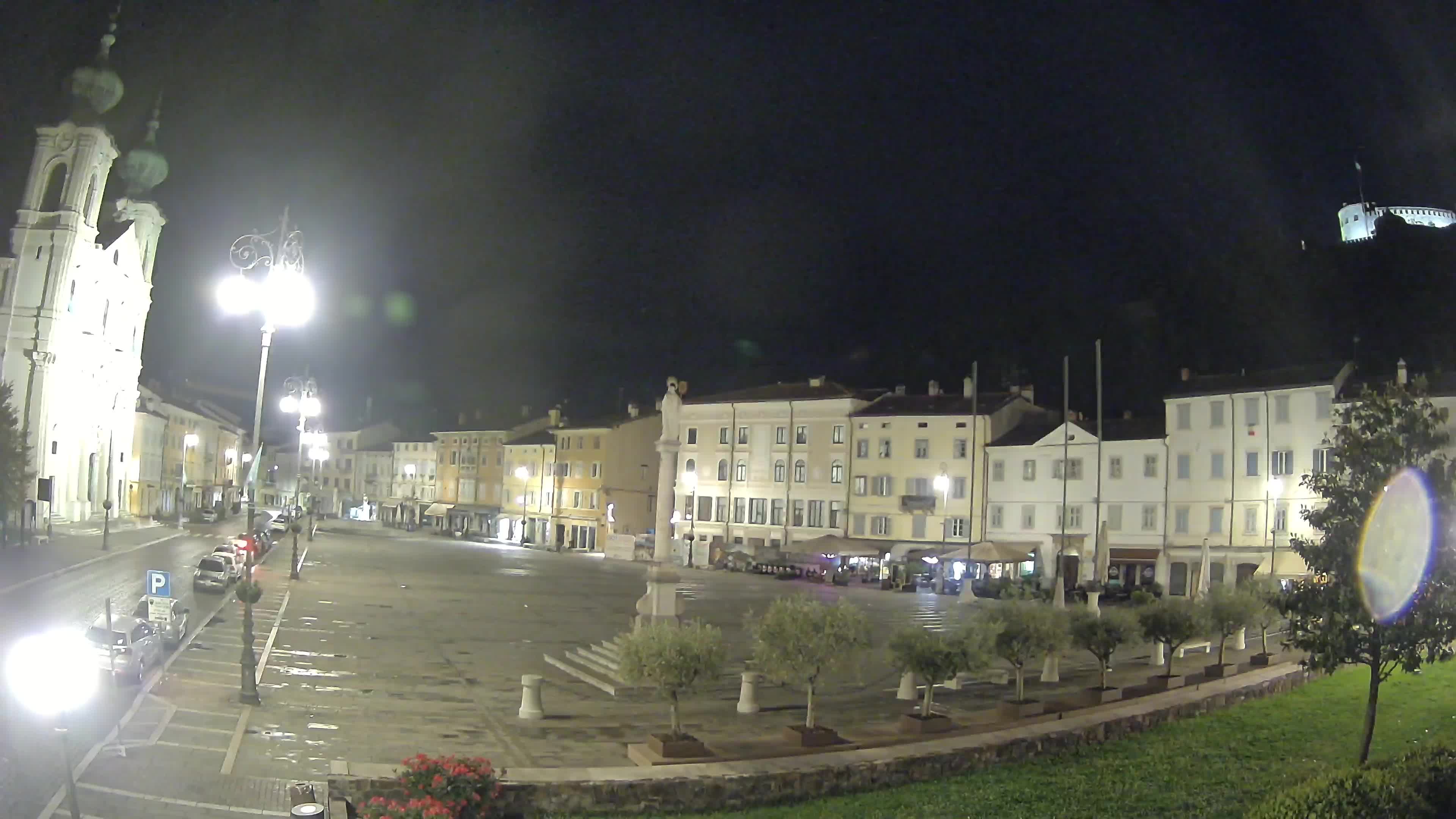 Kamera Gorica Travnik in cerkev sv. Ignacija